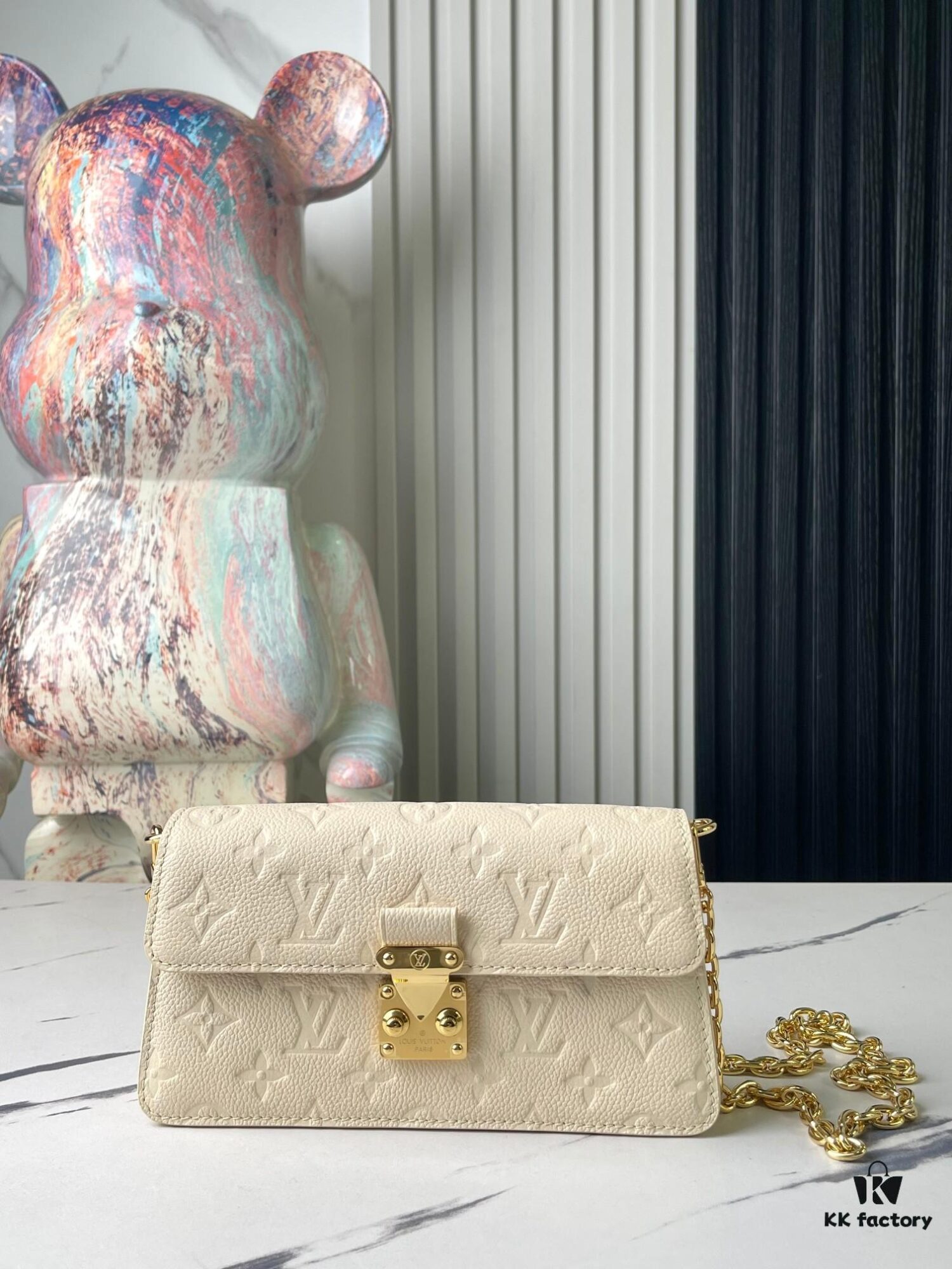 693078686e68136f4d9a6962 Top-tier Original Surplus, Exclusive Real Photos: M82836 White Full Leather Embossed Wallet On Chain Metis Chain Bag, M82836 82637 Black Embossed