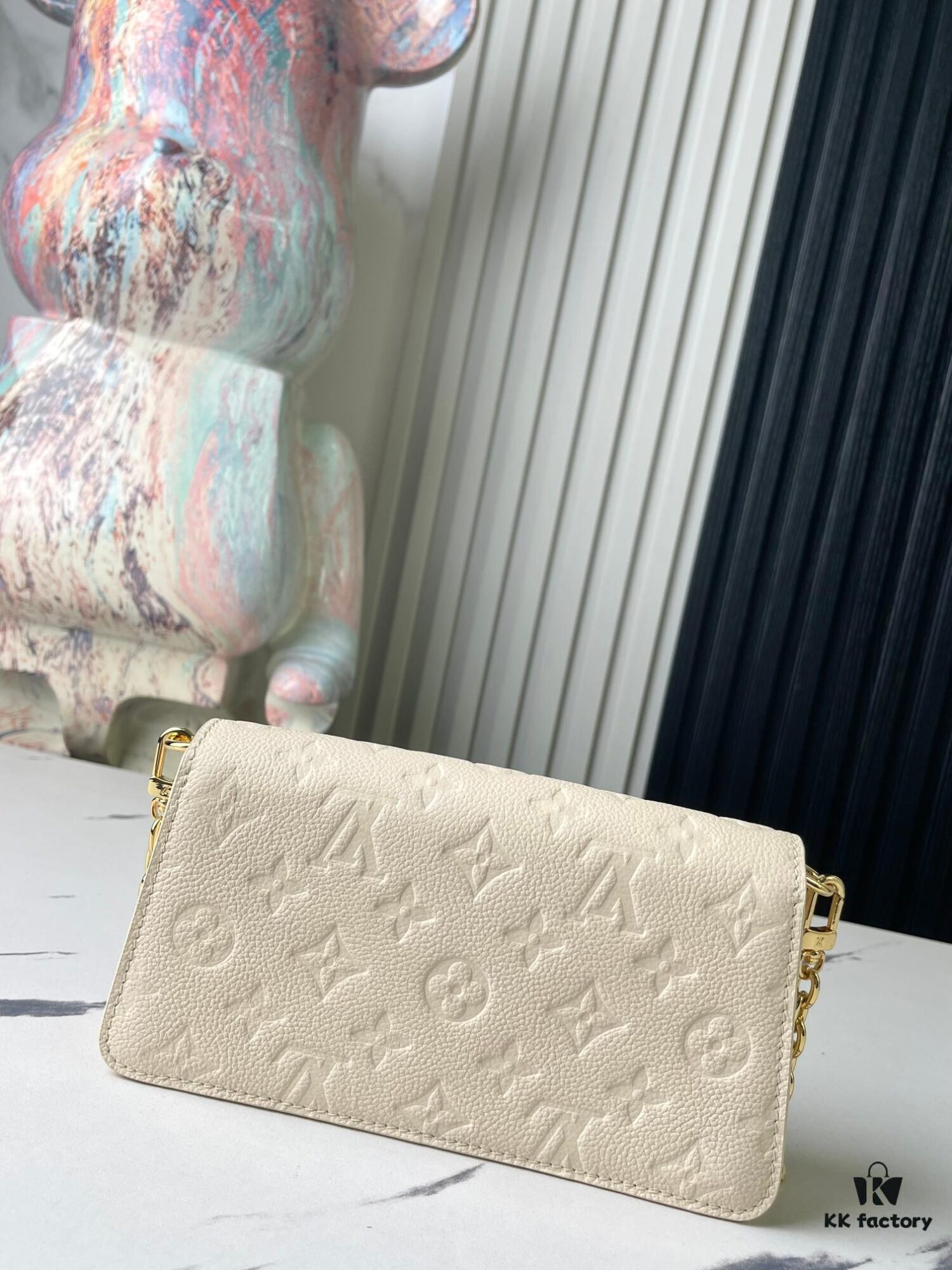6930786c6e68136f4d9a696a Top-tier Original Surplus, Exclusive Real Photos: M82836 White Full Leather Embossed Wallet On Chain Metis Chain Bag, M82836 82637 Black Embossed