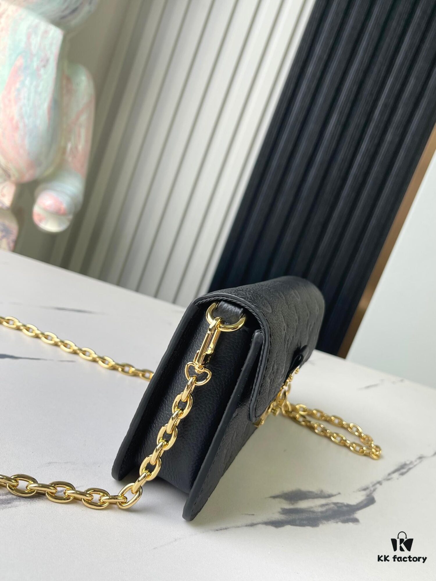 6930786e6e68136f4d9a696d Top-tier Original Order Exclusive Real Shot M82637 Black Full Leather Embossed Wallet On Chain Metis Chain Bag M82836 82637 Black Embossed