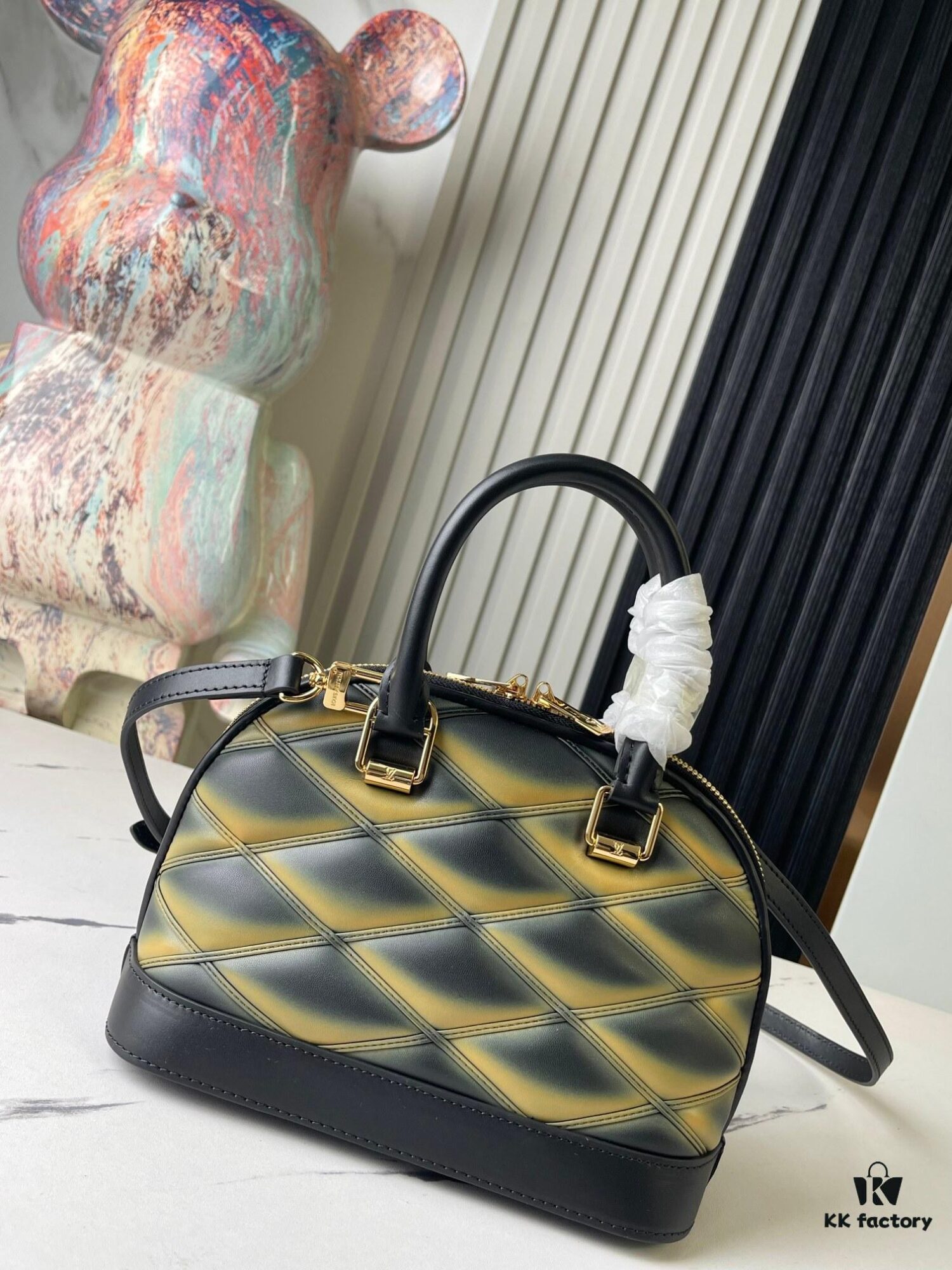 693078796e68136f4d9a6981 M23576 Gradient Quilted Full Leather Shell Bag Series Alma BB Handbag