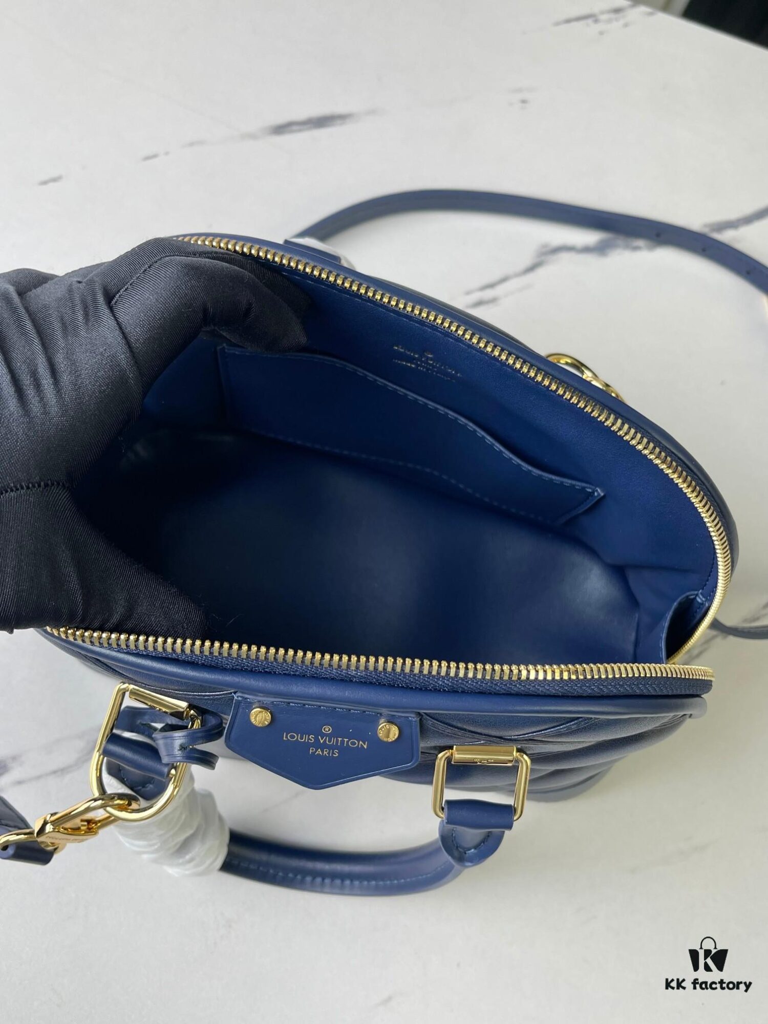 693078806e68136f4d9a698d Top Quality Original Design Exclusive Real Shot M23666 Deep Blue Diamond Quilted Full Leather Clam Shell Bag Series Alma BB Handbag