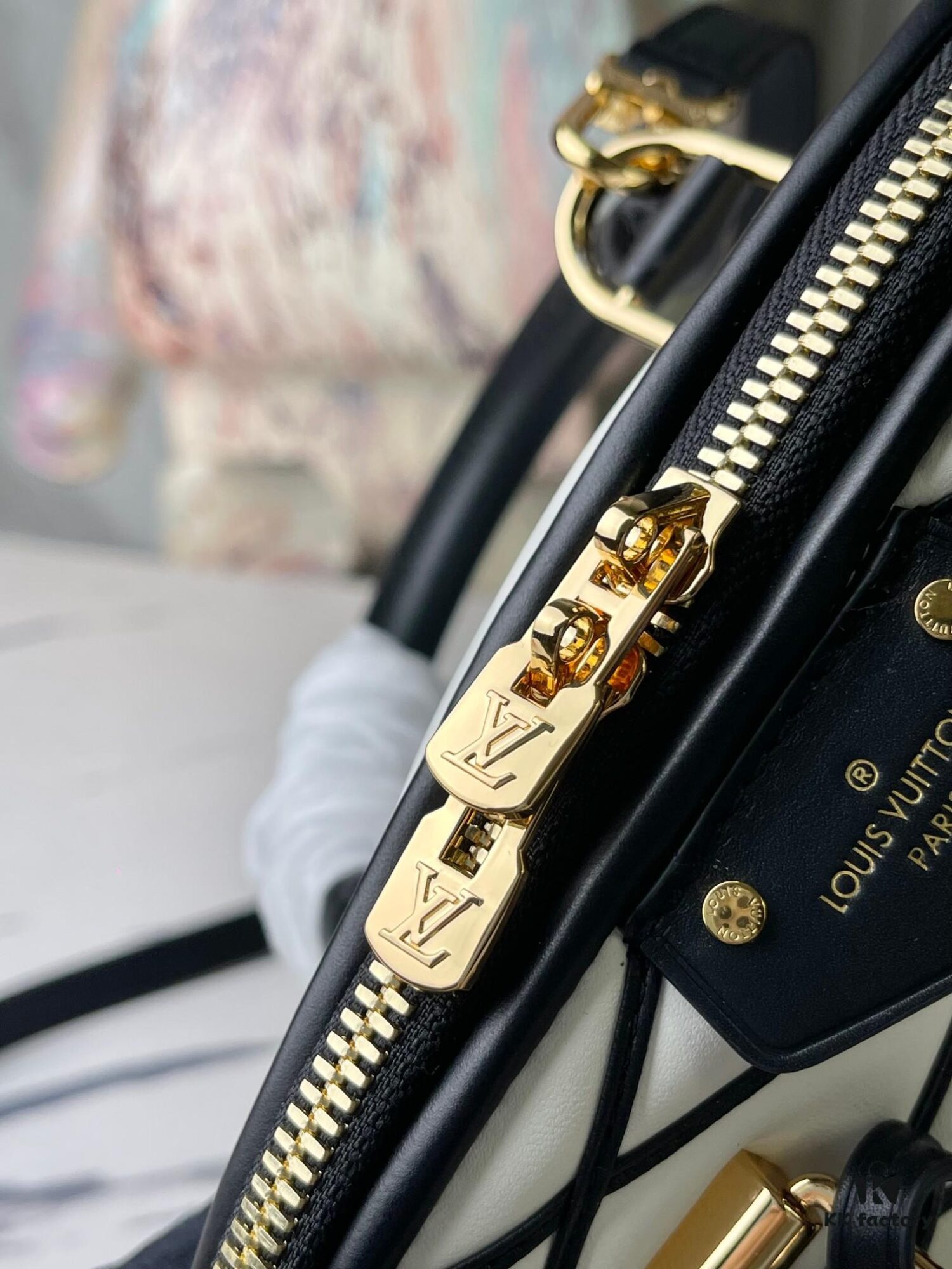 693078896e68136f4d9a699e Top-tier Original Stock Exclusive Real Photo M23761 White Diamond-quilted Full Leather Shell Bag Series Alma BB Handbag