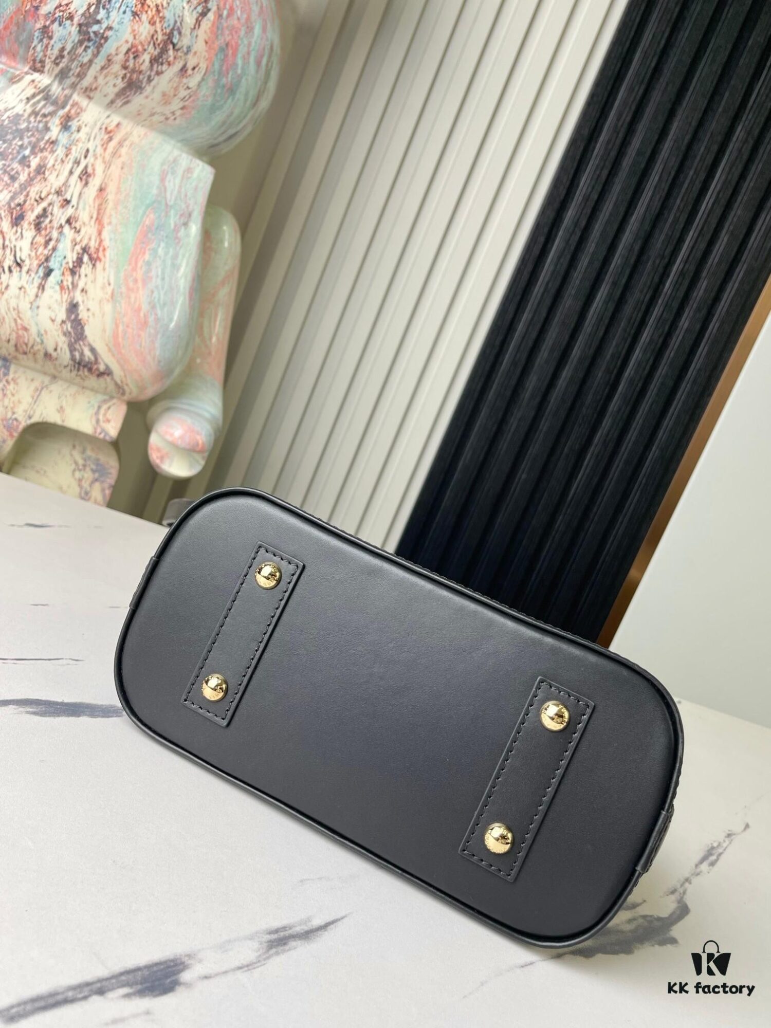 6930788a6e68136f4d9a699f Top-tier Original Stock Exclusive Real Photos M83048 Black Diamond-quilted Full Leather Alma BB Clutch Bag