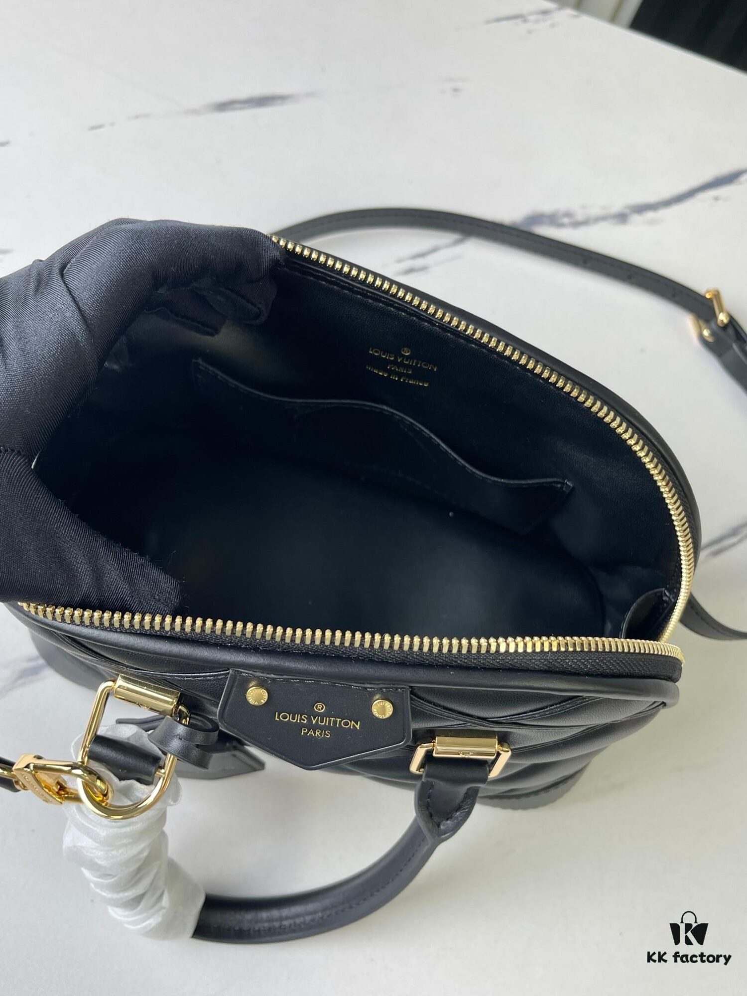 6930788a6e68136f4d9a69a0 Top-tier Original Stock Exclusive Real Photos M83048 Black Diamond-quilted Full Leather Alma BB Clutch Bag