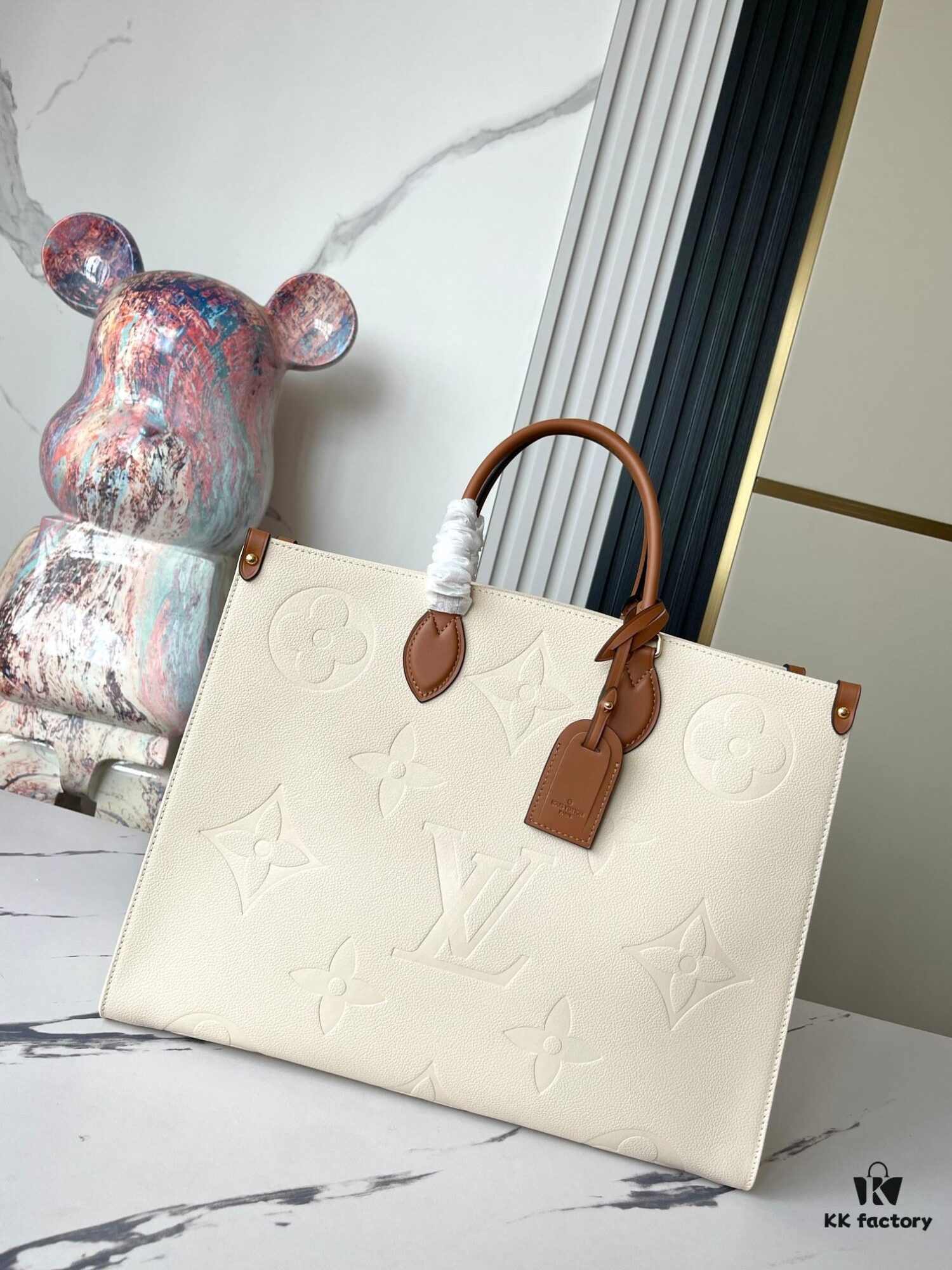 6930789a6e68136f4d9a69be Top-Grade Full-Grain Leather, Exclusive Real Photos: M45933 White Beige Matelassé, Mama Bag Series M45081 Milky White M44925 Black Size: 41.0 x 34.0 x 19.0 cm Louis Vuitton Onthego Large Tote