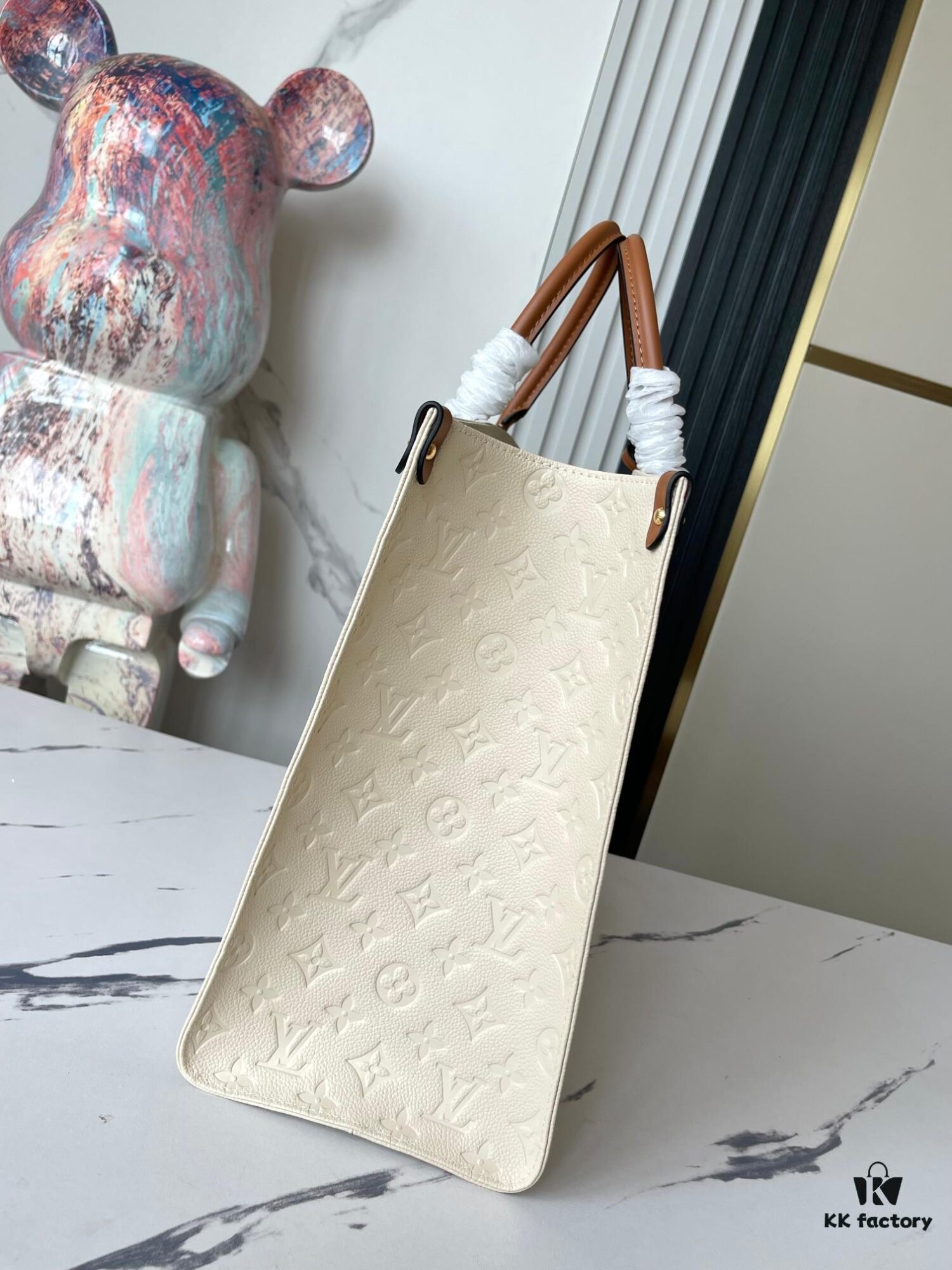 6930789c6e68136f4d9a69bf Top-Grade Full-Grain Leather, Exclusive Real Photos: M45933 White Beige Matelassé, Mama Bag Series M45081 Milky White M44925 Black Size: 41.0 x 34.0 x 19.0 cm Louis Vuitton Onthego Large Tote