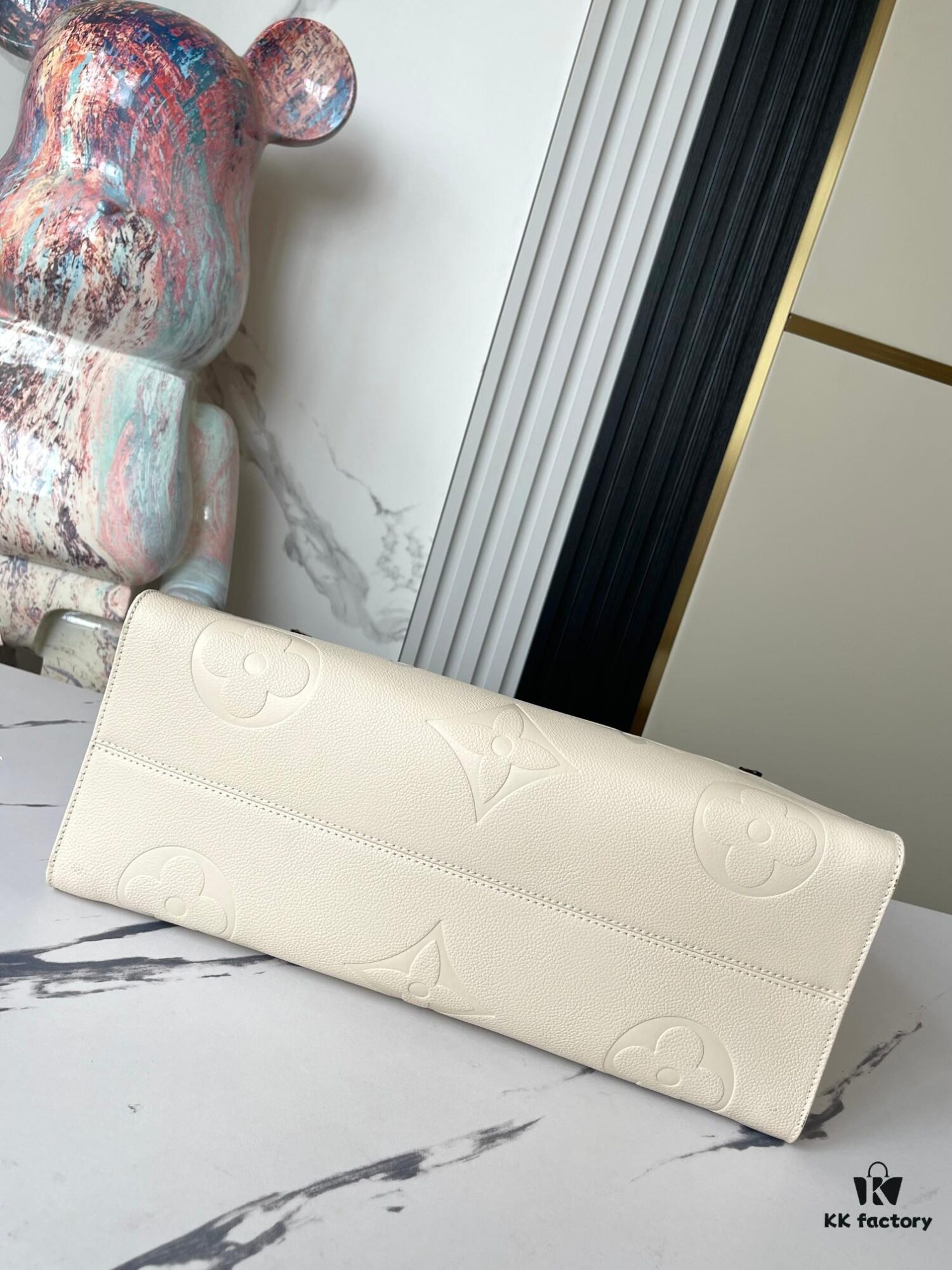 6930789c6e68136f4d9a69c0 Top-Grade Full-Grain Leather, Exclusive Real Photos: M45933 White Beige Matelassé, Mama Bag Series M45081 Milky White M44925 Black Size: 41.0 x 34.0 x 19.0 cm Louis Vuitton Onthego Large Tote
