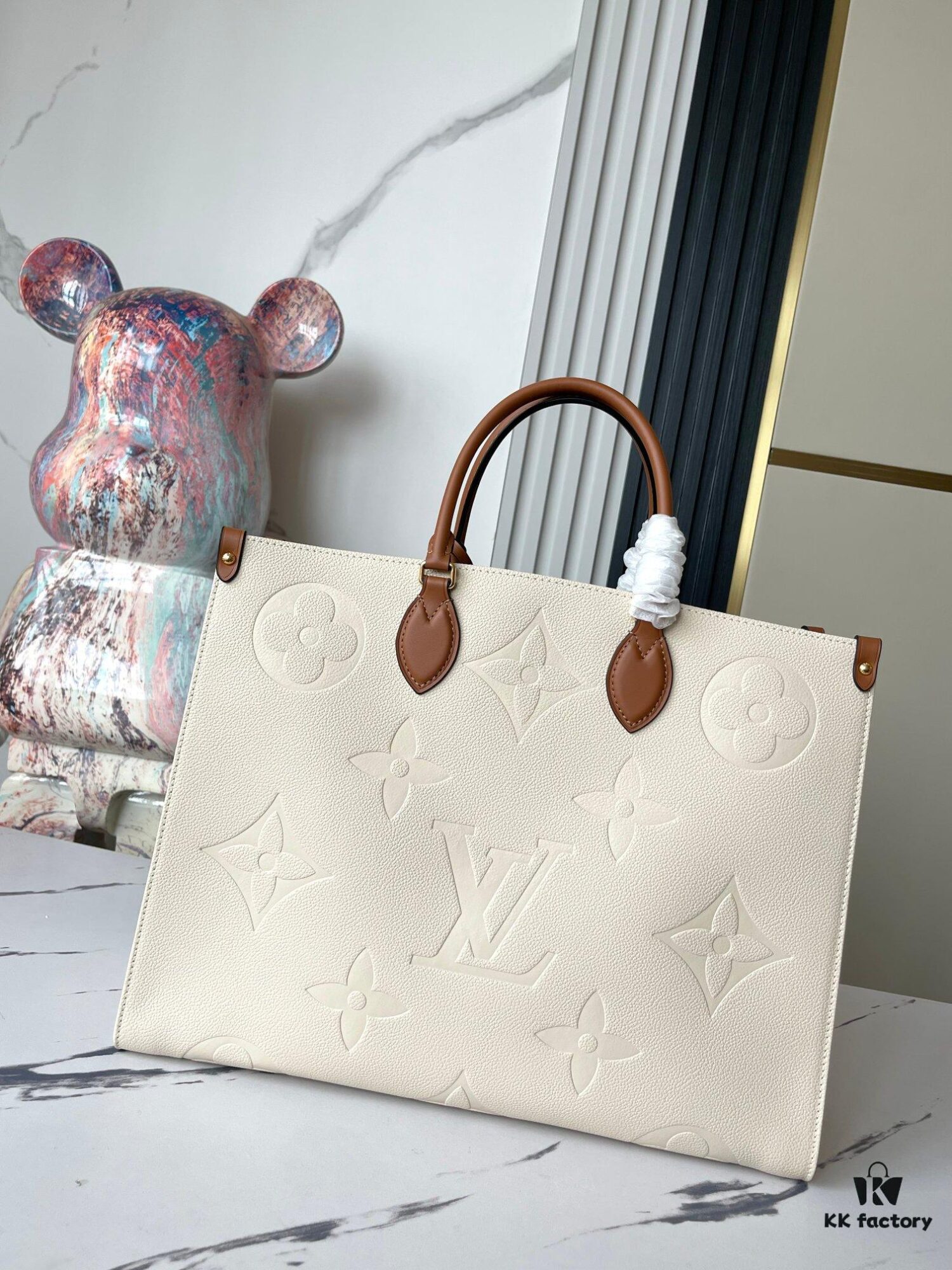 6930789c6e68136f4d9a69c1 Top-Grade Full-Grain Leather, Exclusive Real Photos: M45933 White Beige Matelassé, Mama Bag Series M45081 Milky White M44925 Black Size: 41.0 x 34.0 x 19.0 cm Louis Vuitton Onthego Large Tote