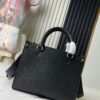 6930789c6e68136f4d9a69c2 Top-Quality Original Order Exclusive Real Shot M22311 Black Full Leather Square Bag Series Lock & Go Handbag M23637