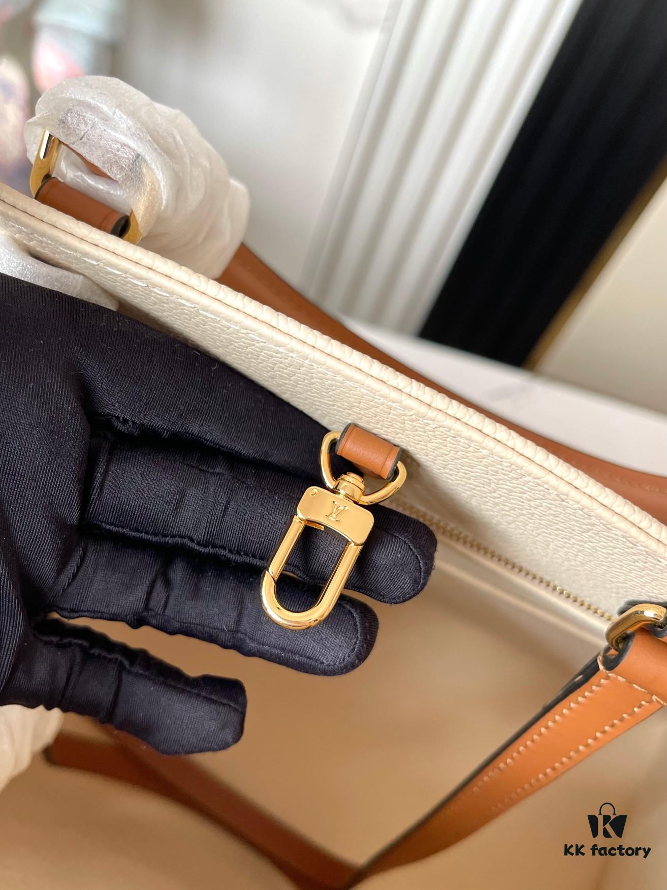 6930789d6e68136f4d9a69c3 Top-Grade Full-Grain Leather, Exclusive Real Photos: M45933 White Beige Matelassé, Mama Bag Series M45081 Milky White M44925 Black Size: 41.0 x 34.0 x 19.0 cm Louis Vuitton Onthego Large Tote