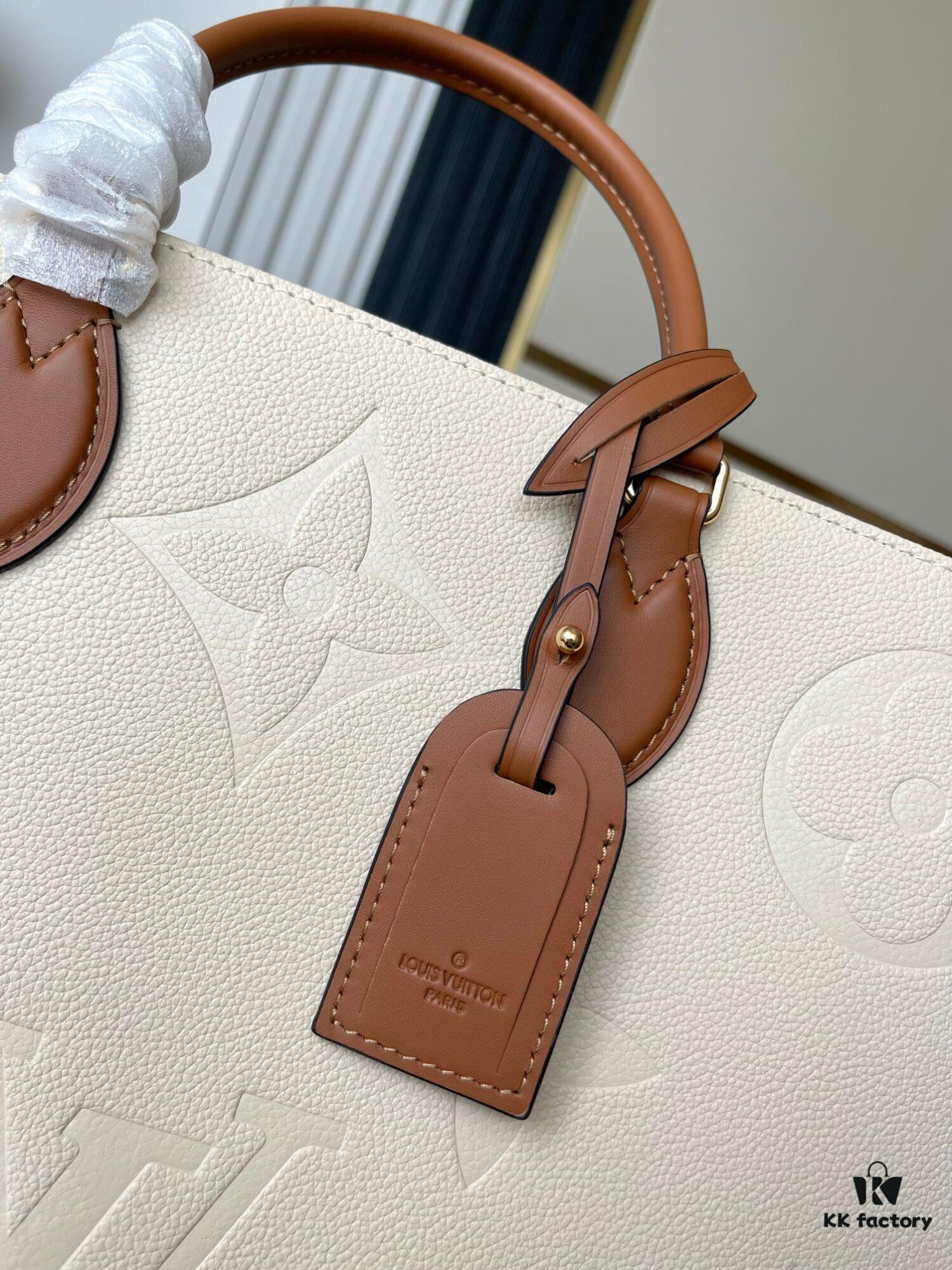 6930789d6e68136f4d9a69c4 Top-Grade Full-Grain Leather, Exclusive Real Photos: M45933 White Beige Matelassé, Mama Bag Series M45081 Milky White M44925 Black Size: 41.0 x 34.0 x 19.0 cm Louis Vuitton Onthego Large Tote