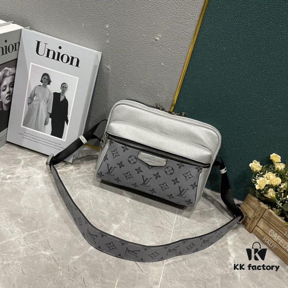 6930789f6e68136f4d9a69c7 Upgraded M30233 M30241 M30830 Louis Vuitton Outdoor Messenger Bag in Taïga Leather and Monogram Canvas for Spring-Summer 2019
