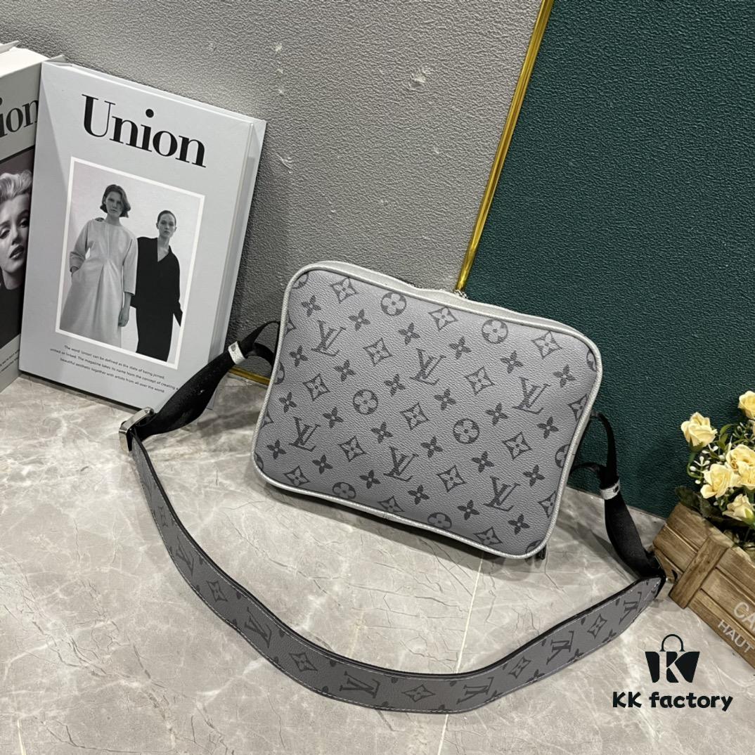 6930789f6e68136f4d9a69c8 Upgraded M30233 M30241 M30830 Louis Vuitton Outdoor Messenger Bag in Taïga Leather and Monogram Canvas for Spring-Summer 2019