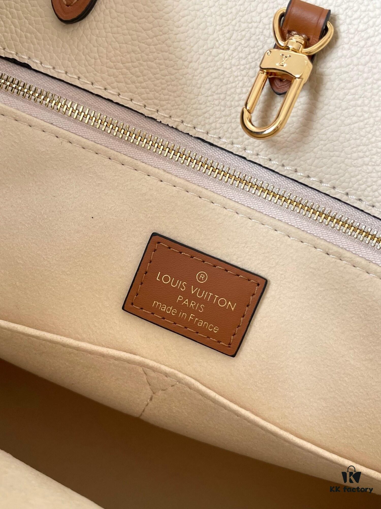6930789f6e68136f4d9a69c9 Top-Grade Full-Grain Leather, Exclusive Real Photos: M45933 White Beige Matelassé, Mama Bag Series M45081 Milky White M44925 Black Size: 41.0 x 34.0 x 19.0 cm Louis Vuitton Onthego Large Tote