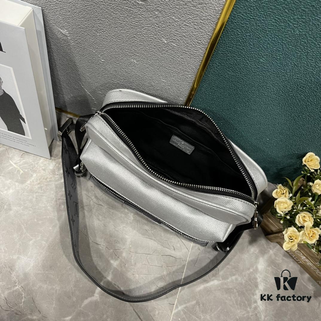 693078a26e68136f4d9a69cd Upgraded M30233 M30241 M30830 Louis Vuitton Outdoor Messenger Bag in Taïga Leather and Monogram Canvas for Spring-Summer 2019