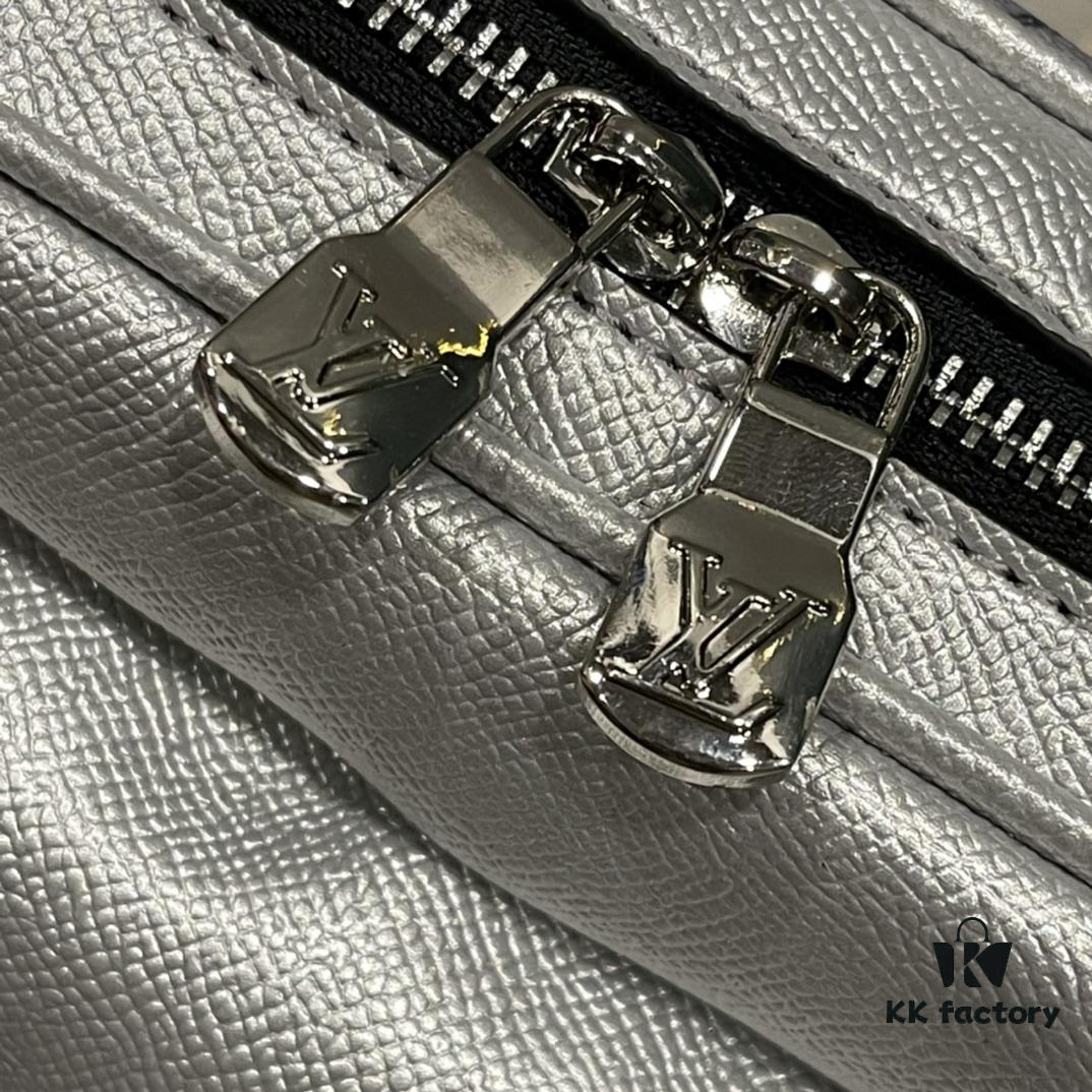 693078a26e68136f4d9a69ce Upgraded M30233 M30241 M30830 Louis Vuitton Outdoor Messenger Bag in Taïga Leather and Monogram Canvas for Spring-Summer 2019