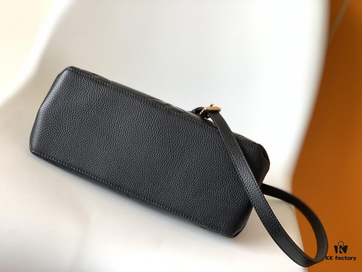 693078c96e68136f4d9a6a23 Petit Palais Handbag in Grained Leather with Monogram Giant Print