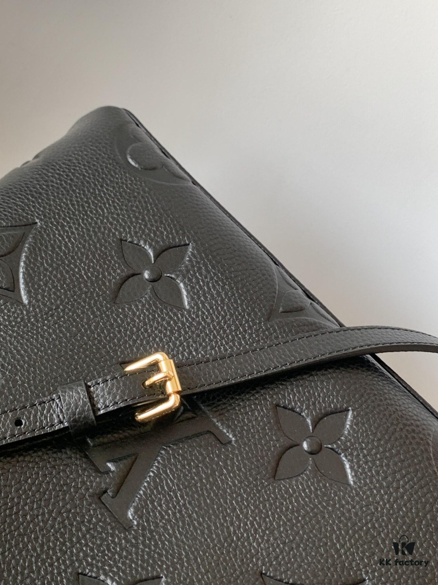 693078ca6e68136f4d9a6a26 Petit Palais Handbag in Grained Leather with Monogram Giant Print