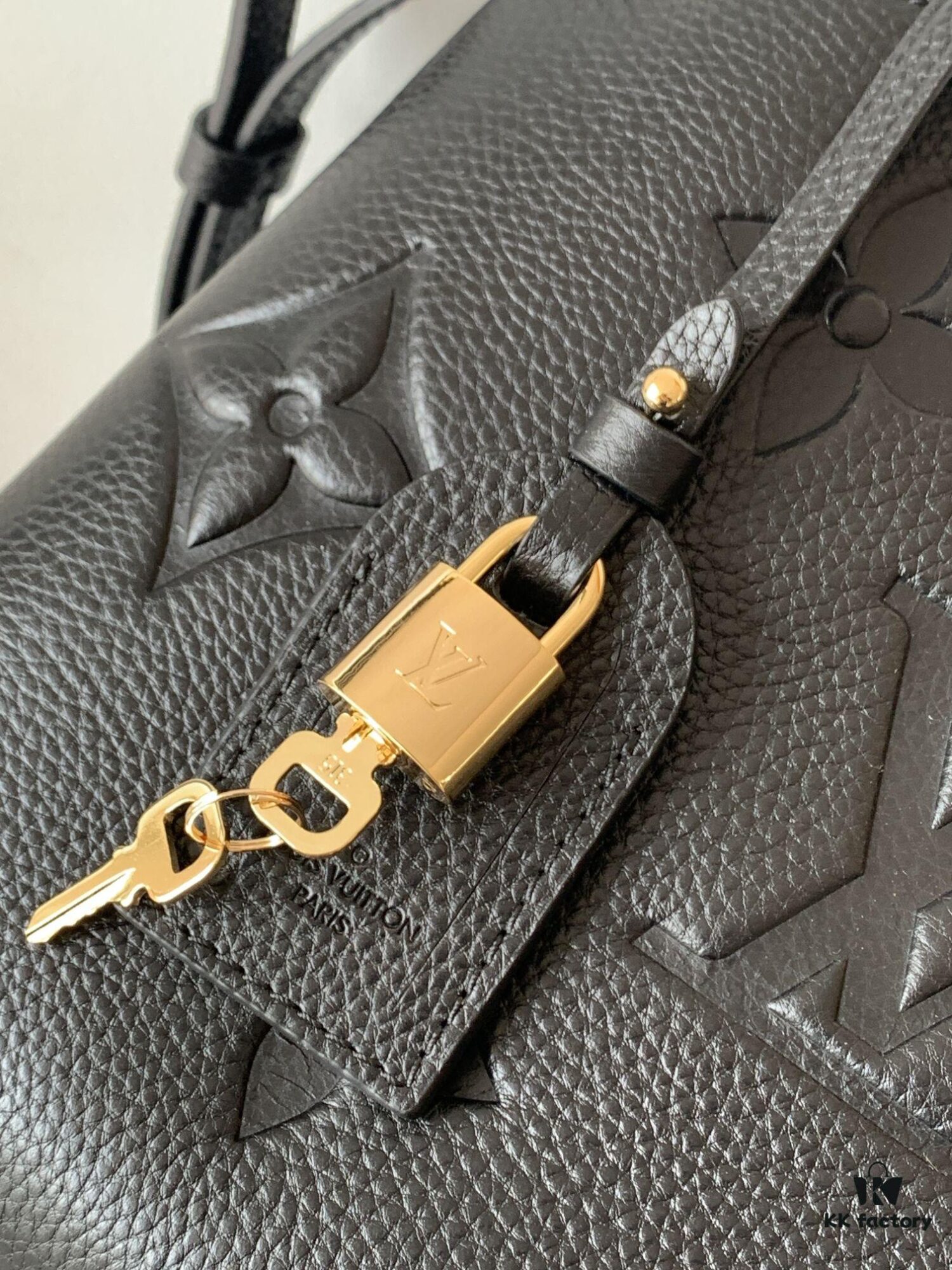 693078cb6e68136f4d9a6a27 Petit Palais Handbag in Grained Leather with Monogram Giant Print
