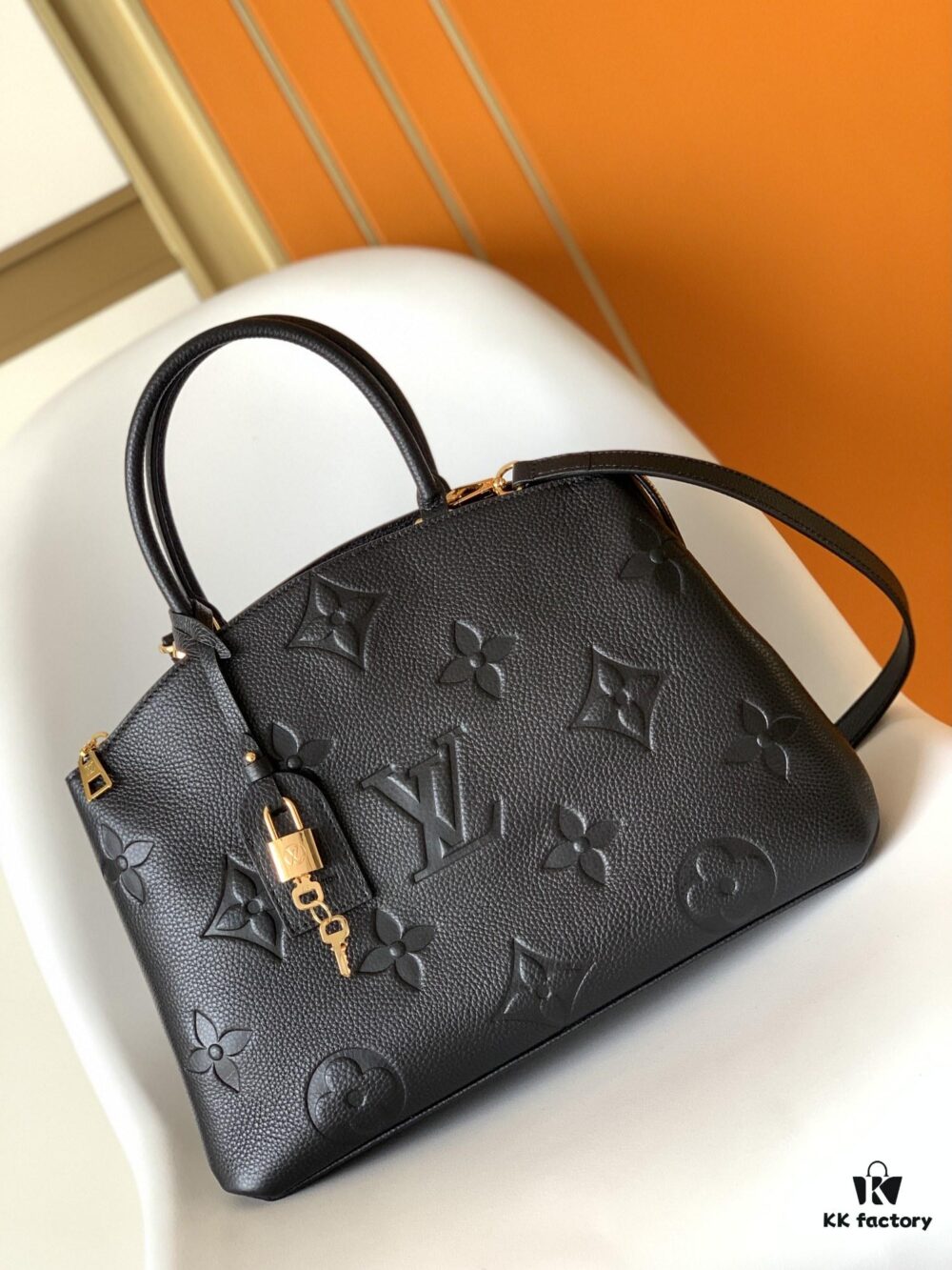 693078d56e68136f4d9a6a39 Top Quality Original Order Exclusive Real Shot Petit Palais Handbag