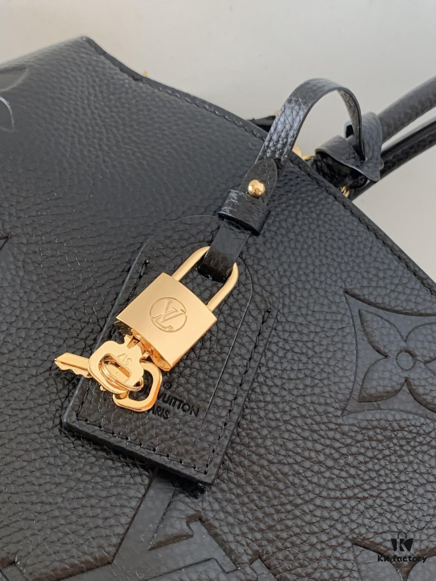 693078d76e68136f4d9a6a3e Top Quality Original Order Exclusive Real Shot Petit Palais Handbag