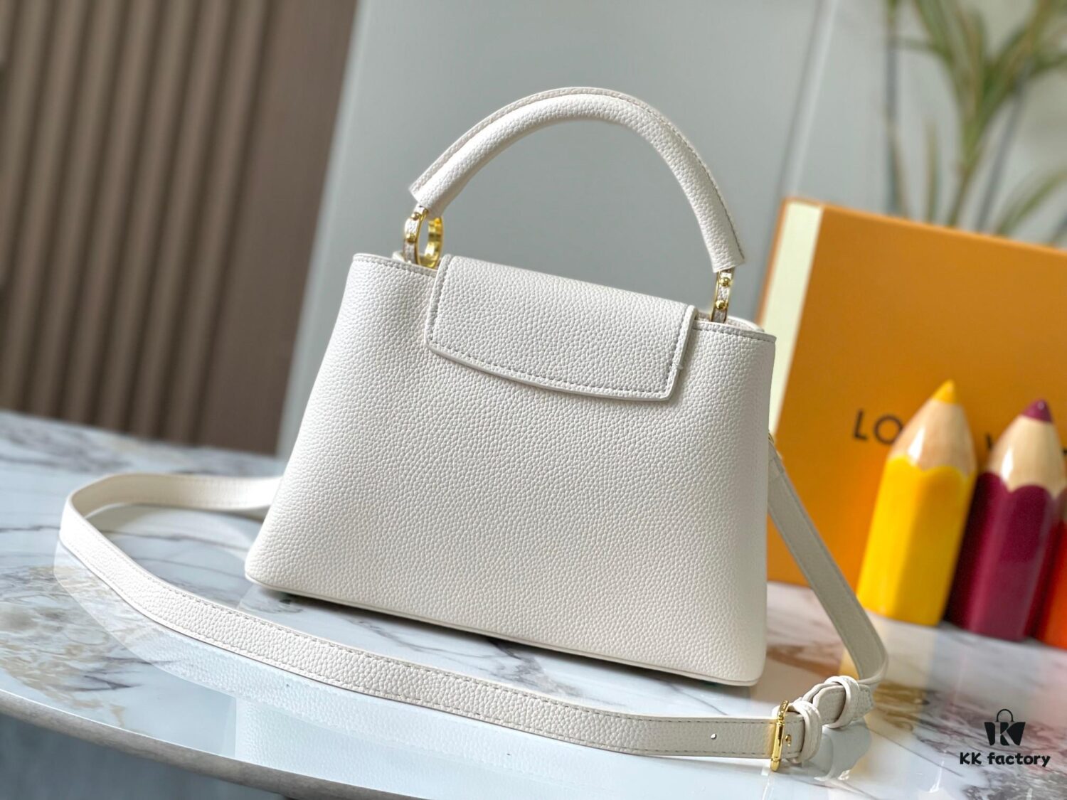 693078ef6e68136f4d9a6a6a Guangzhou Stock Top Original M14971 White Capucines BB Bag