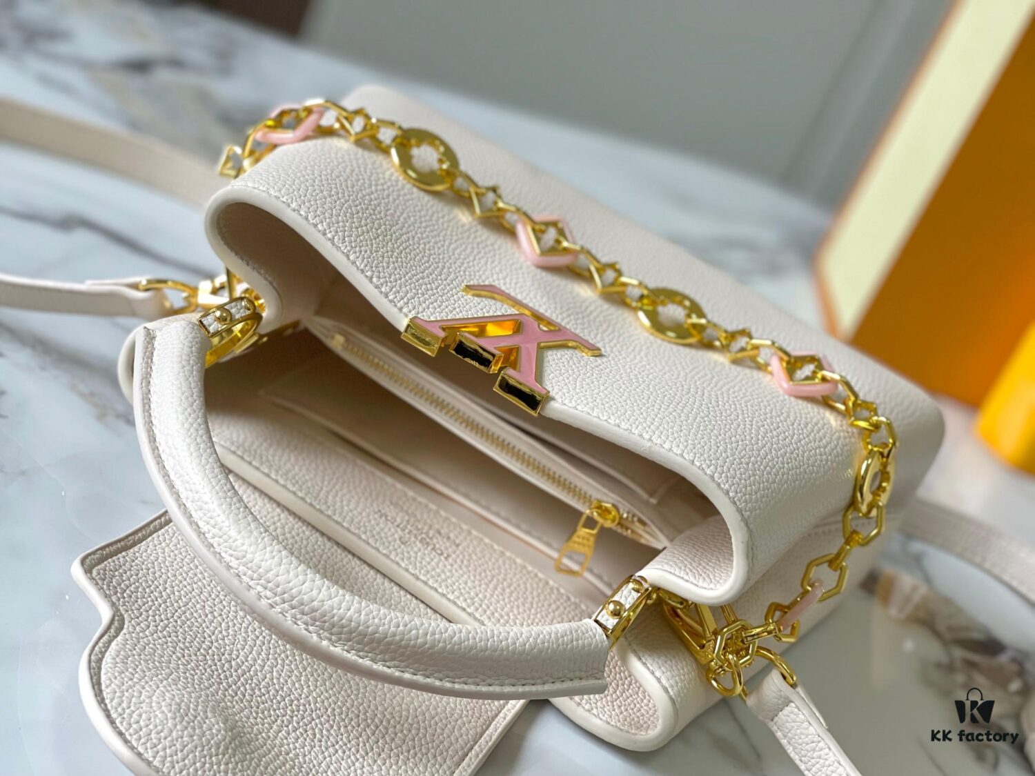 693078f16e68136f4d9a6a6d Guangzhou Stock Top Original M14971 White Capucines BB Bag