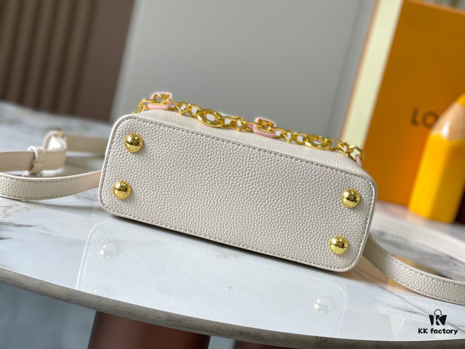 693078f36e68136f4d9a6a73 Top-Quality Guangzhou Stock M14393 White Capucines East West Mini Bag