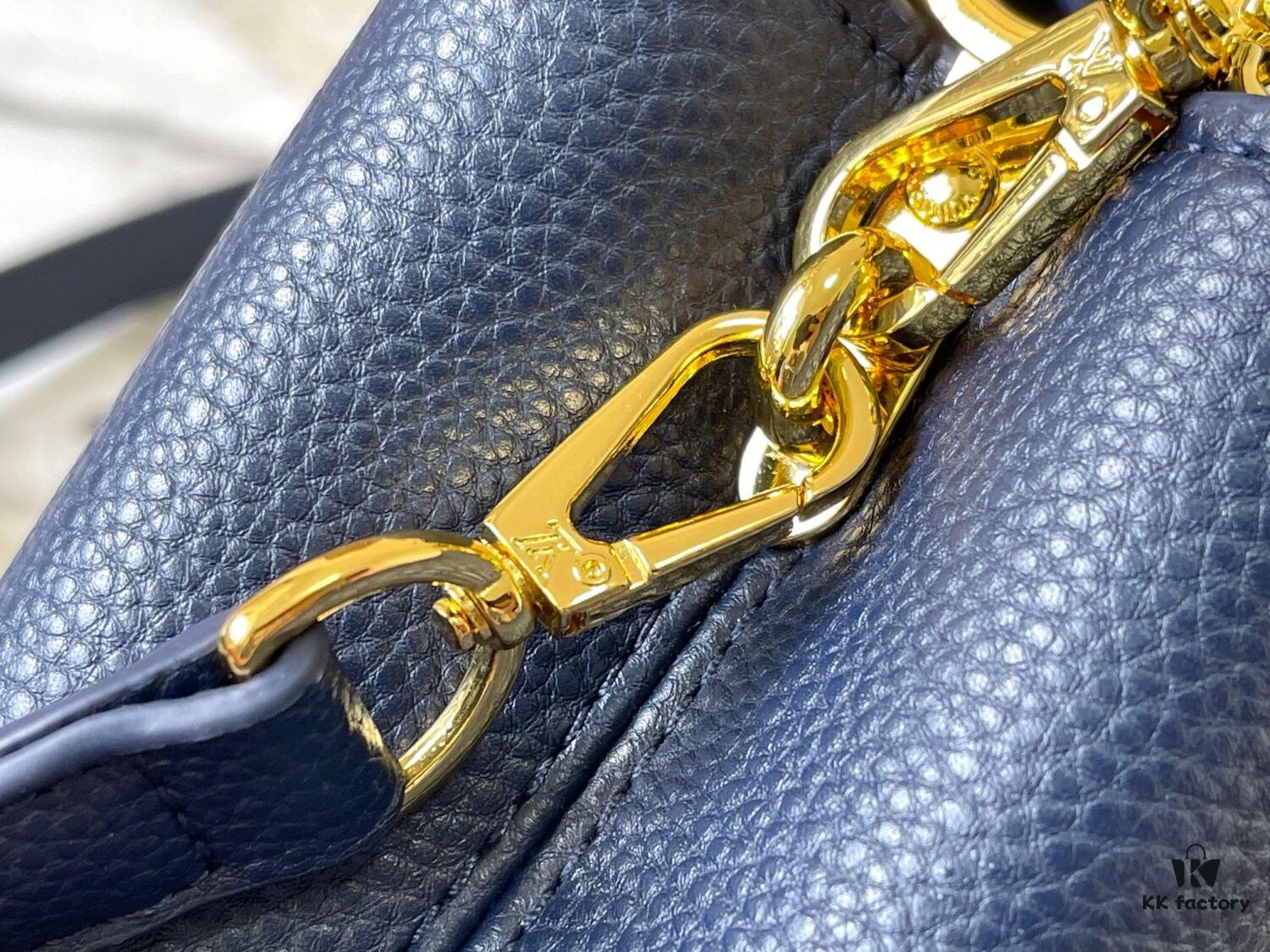 693079006e68136f4d9a6a86 Guangzhou Stock Top Original M14393 Blue Capucines East West Mini Handbag