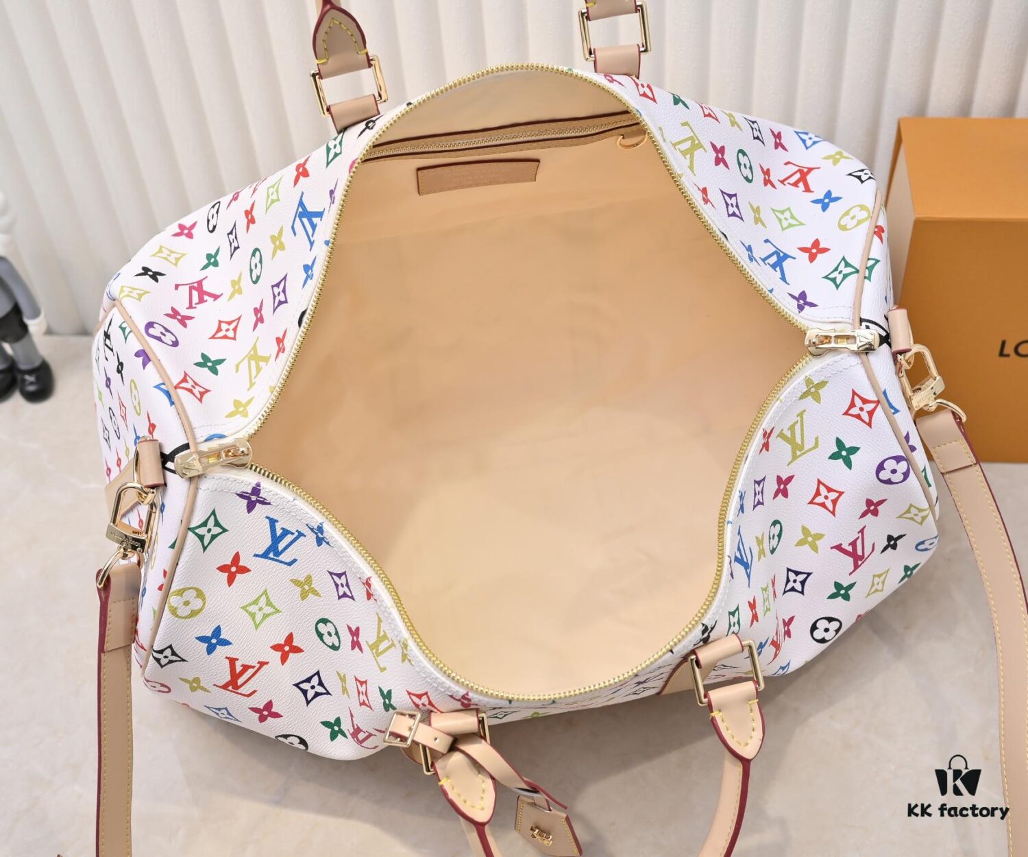 693079556e68136f4d9a6b0d P New Arrival M13745 41416 Black Colorful White Colorful 33 Color Series LV 2025 Spring/Summer Collaboration with Takashi Murakami
