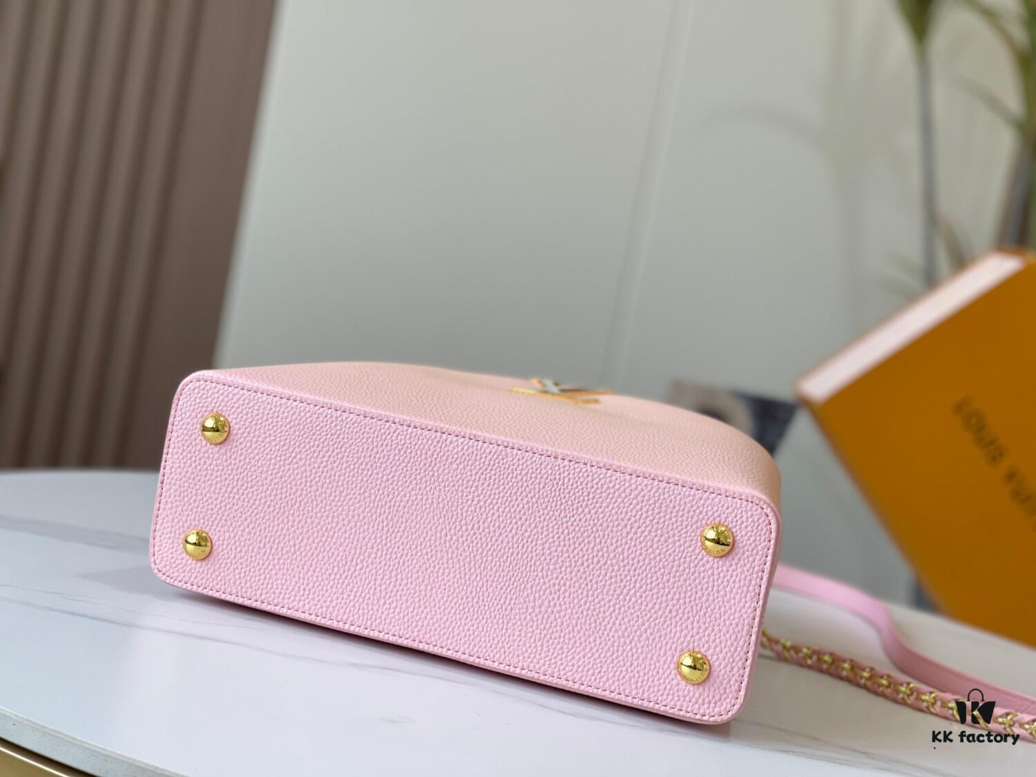 693079906e68136f4d9a6b6f Upgraded M20841 Etoile Pearlized Pink Shell Button Capucines MM Handbag