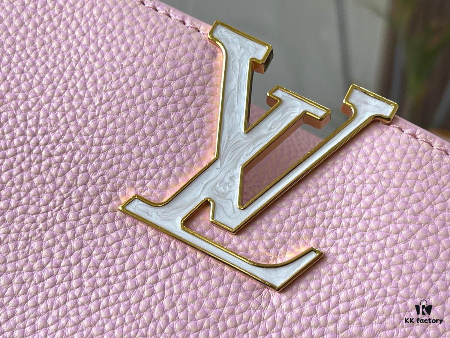 693079926e68136f4d9a6b70 Upgraded M20841 Etoile Pearlized Pink Shell Button Capucines MM Handbag