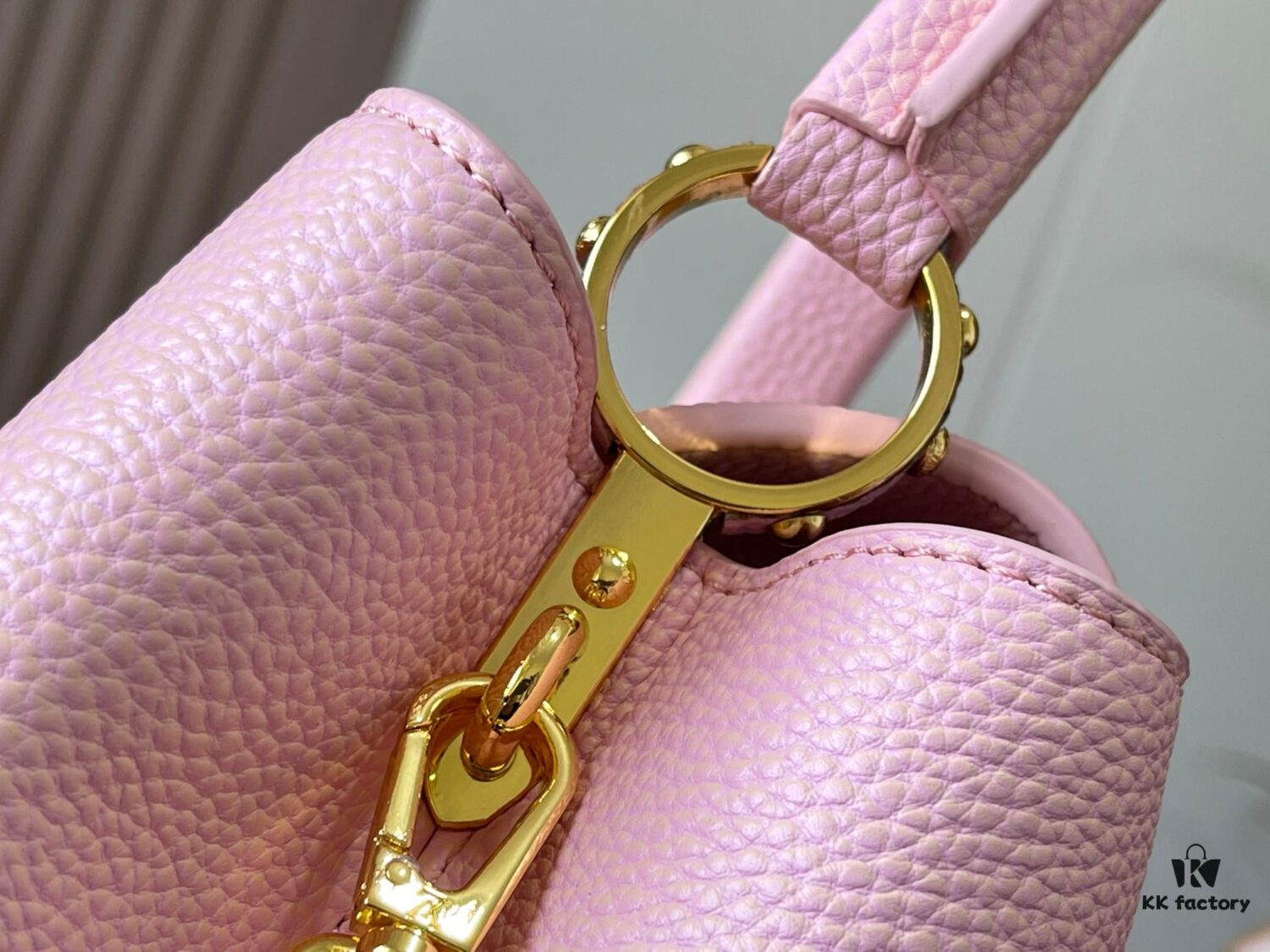 693079986e68136f4d9a6b7c Upgraded M59868 Stellar Pearlized Powder with Mother-of-Pearl Button - This Capucines BB Bag Features Taurillon Leather That Shimmers in Changing Hues Under Different Lights