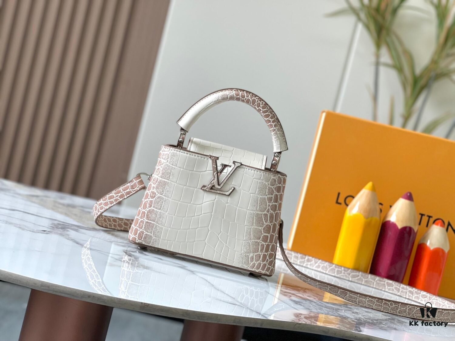 Guangzhou Stock Top Quality Original Capucines Mini