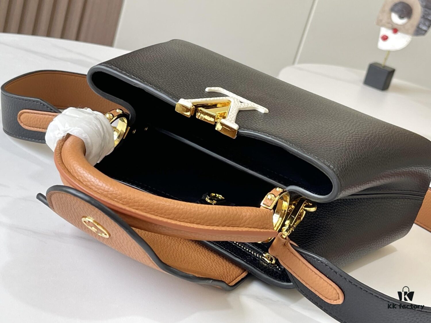 Upgraded Version 💋 M59464 Black with Beige Gold Hardware
