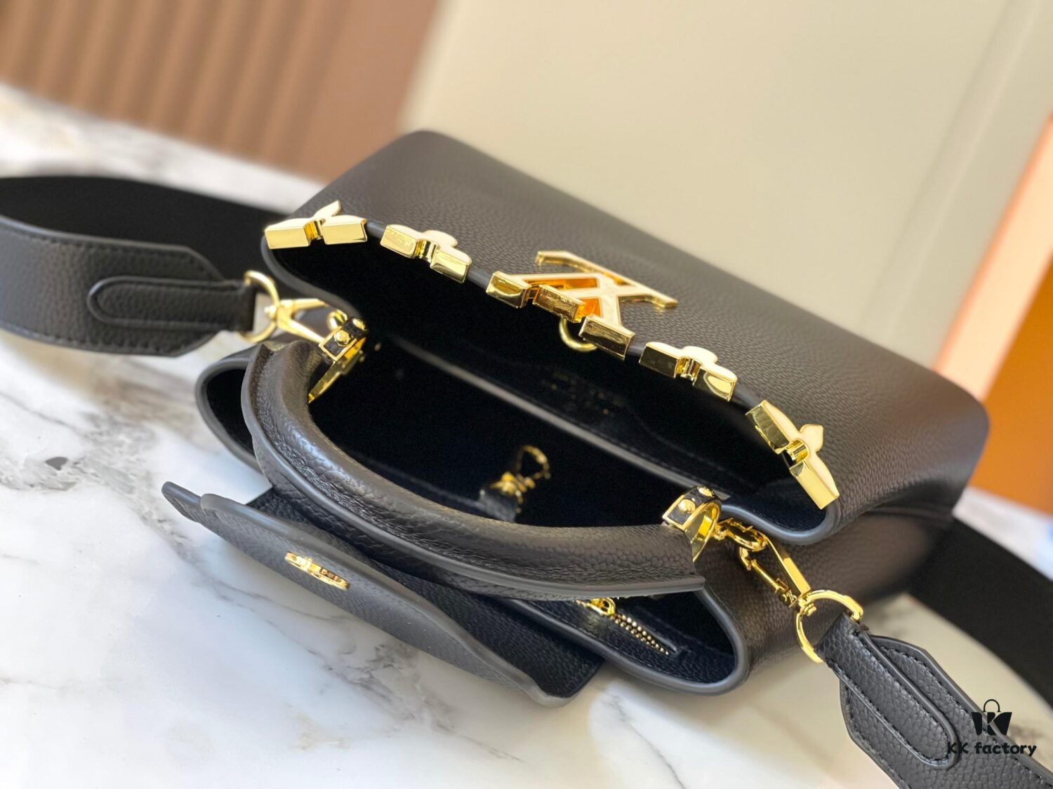 693079c76e68136f4d9a6bcd Upgraded M23766 Black and White Mother-of-Pearl Flower Crown Handbag