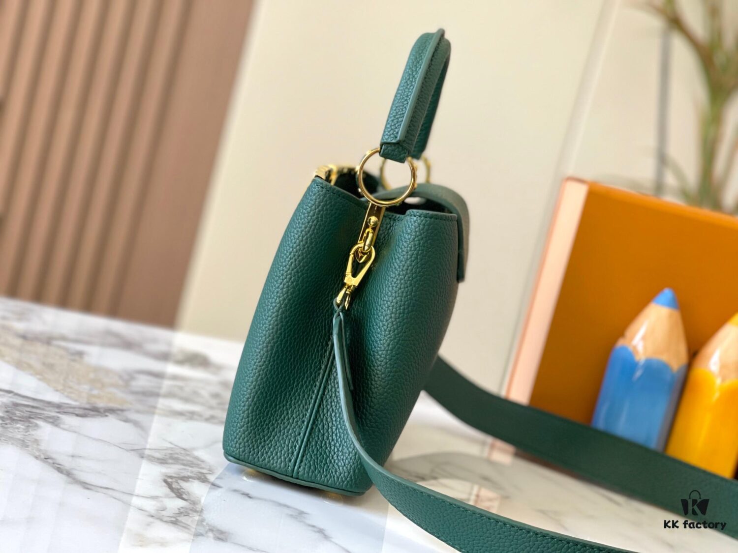 693079d76e68136f4d9a6bec Upgraded M23766 Green and White Mother-of-Pearl Flower Crown Capucines Handbag