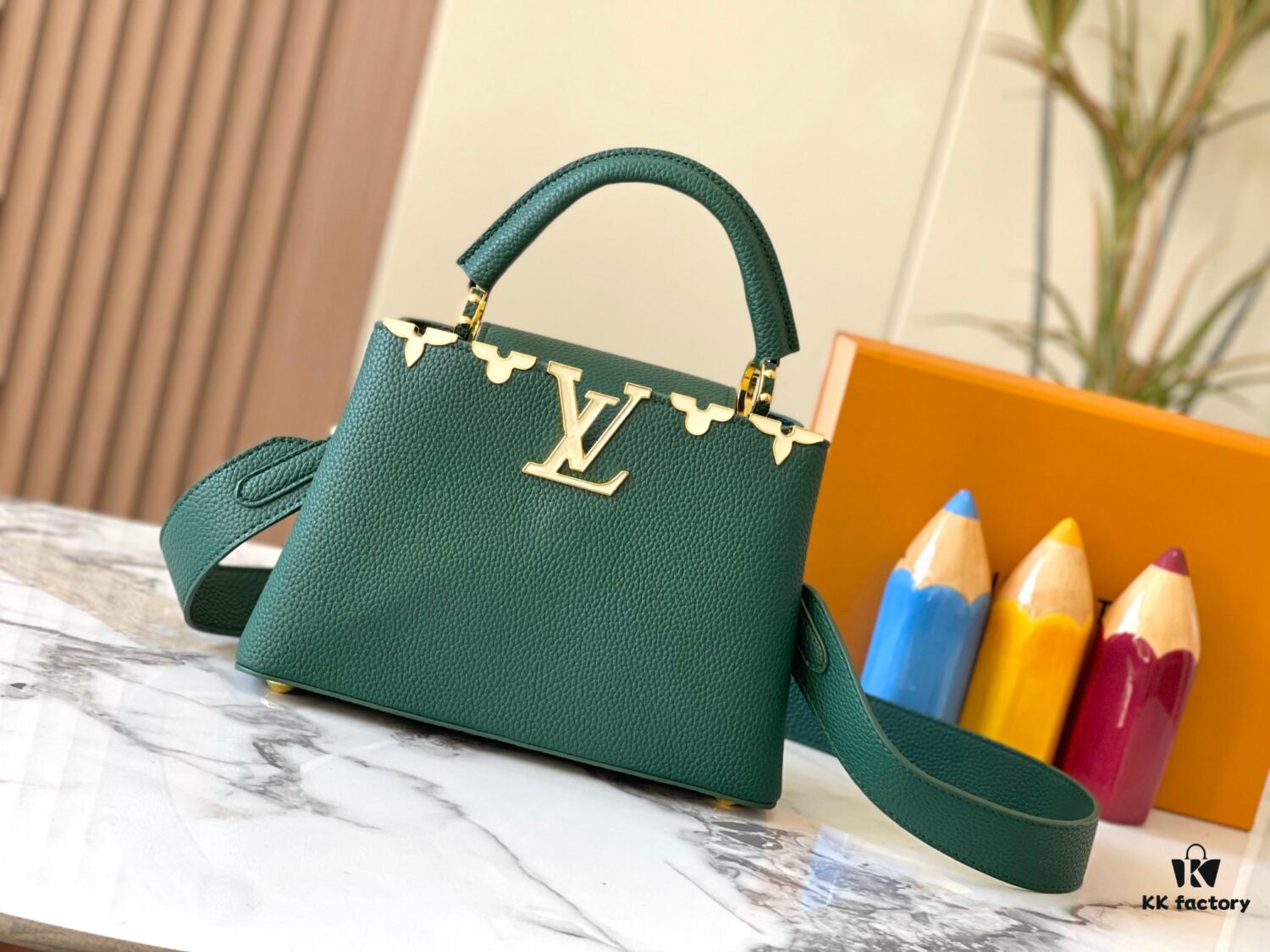 693079d96e68136f4d9a6bee Upgraded M23766 Green and White Mother-of-Pearl Flower Crown Capucines Handbag