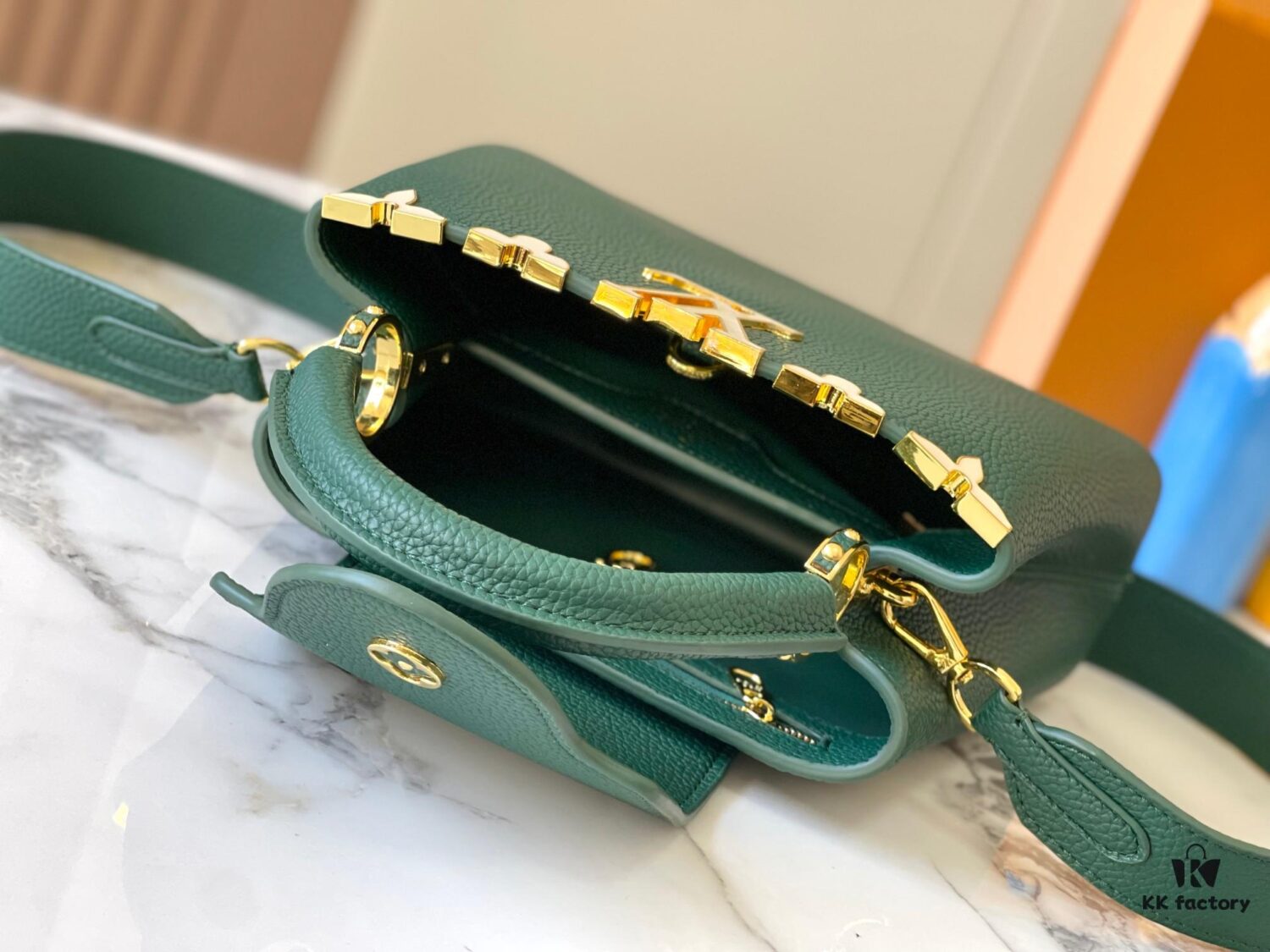 693079db6e68136f4d9a6bf1 Upgraded M23766 Green and White Mother-of-Pearl Flower Crown Capucines Handbag