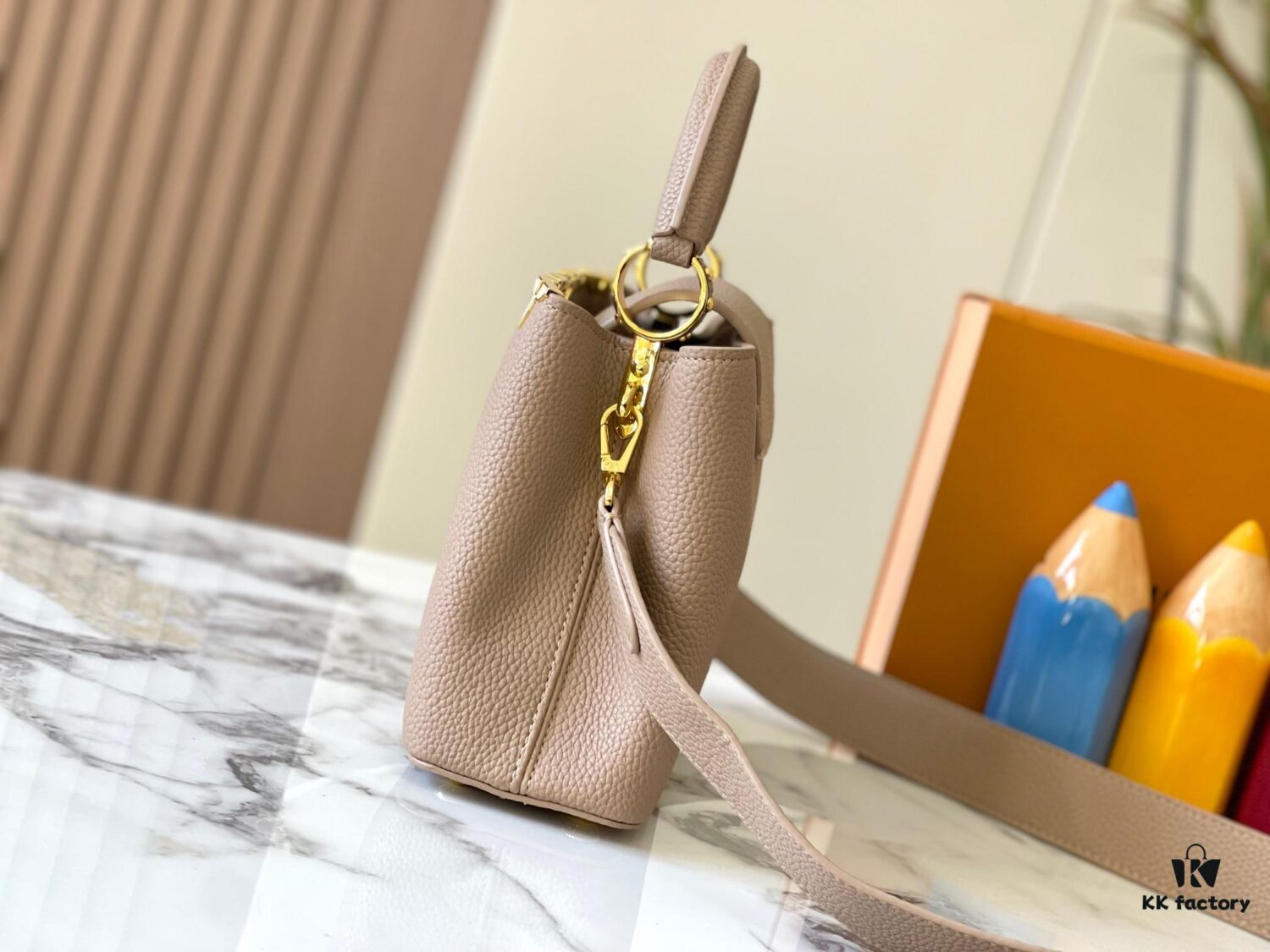 693079e16e68136f4d9a6bfd Upgraded M23766 Beige and White Mother-of-Pearl Capucines Flower Crown Handbag