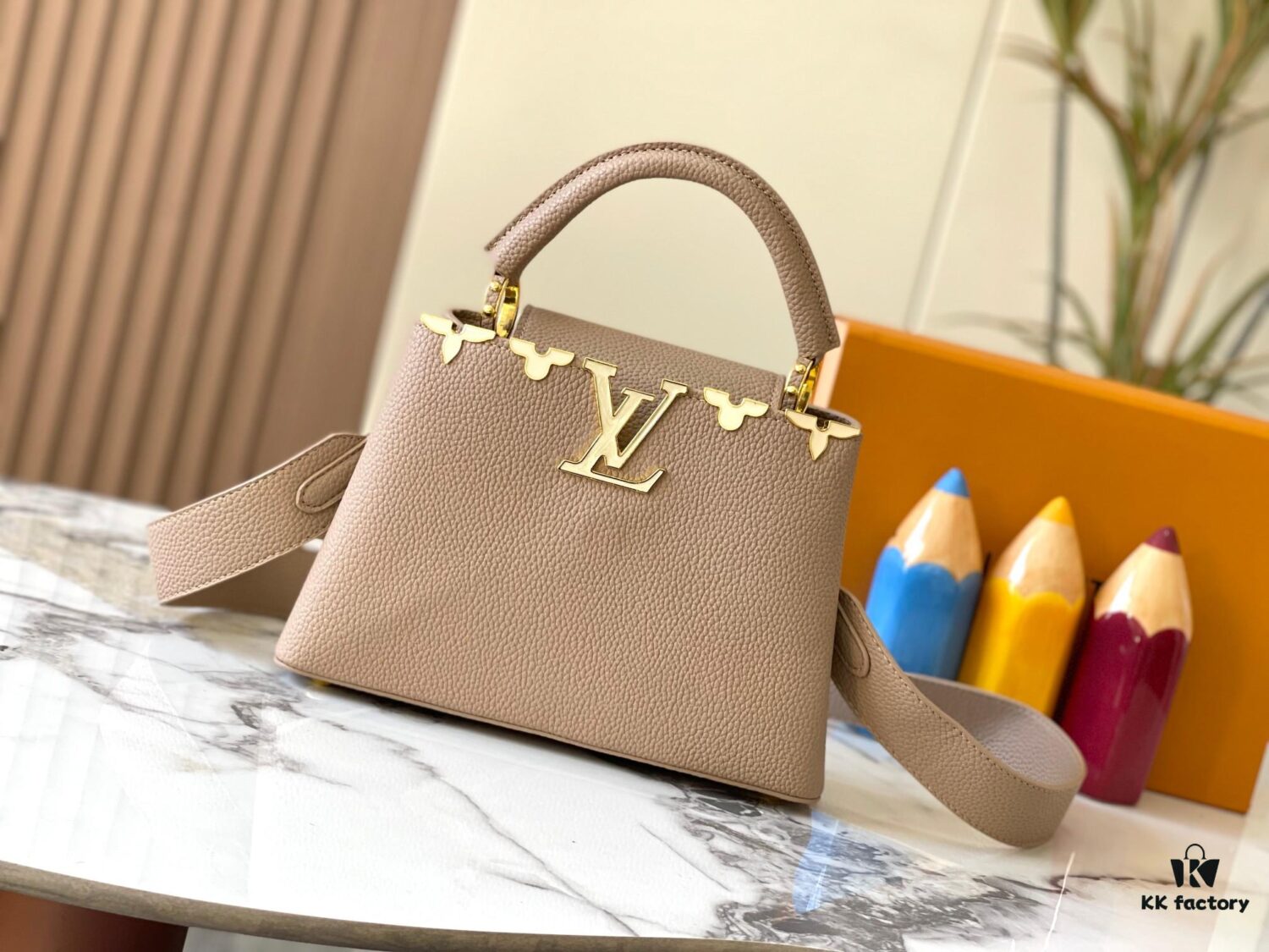 693079e36e68136f4d9a6c00 Upgraded M23766 Beige and White Mother-of-Pearl Capucines Flower Crown Handbag