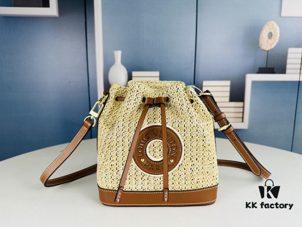 693079eb6e68136f4d9a6c0d New Large Batch LV NOE PURSE Bucket Bag in Raffia Leather 'Little Burnt Dumpling'