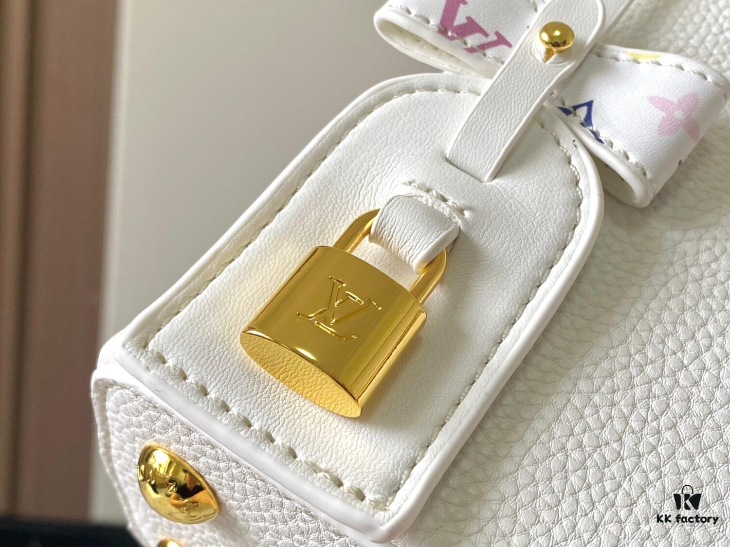 69307a396e68136f4d9a6c93 Guangzhou Stock Top Quality Original Version Capucines Mini Model: 12352 White with 33 Colorful Elements Material: Crushed Calfskin Hardware Upgraded Features: LV Initials, Unique Border Ring, Exquisite Monogram Flower on Flap Closure Dimensions: 21×14×8cm