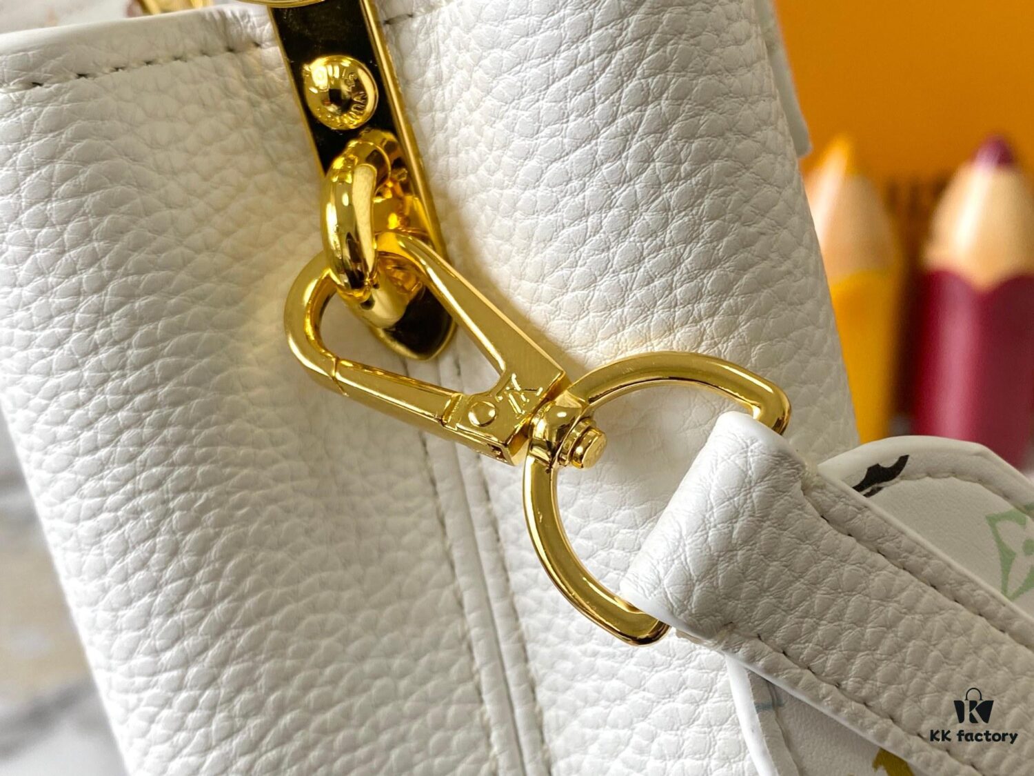 69307a3b6e68136f4d9a6c96 Guangzhou Stock Top Quality Original Version Capucines Mini Model: 12352 White with 33 Colorful Elements Material: Crushed Calfskin Hardware Upgraded Features: LV Initials, Unique Border Ring, Exquisite Monogram Flower on Flap Closure Dimensions: 21×14×8cm
