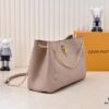 69307a546e68136f4d9a6cc7 Batch Model M14414 M14659 M14234 This Anytime Medium Handbag Reinterprets the Classic Promenade Bag from 1988, Making It an Ideal Choice for Daily Commuting or Weekend Getaways