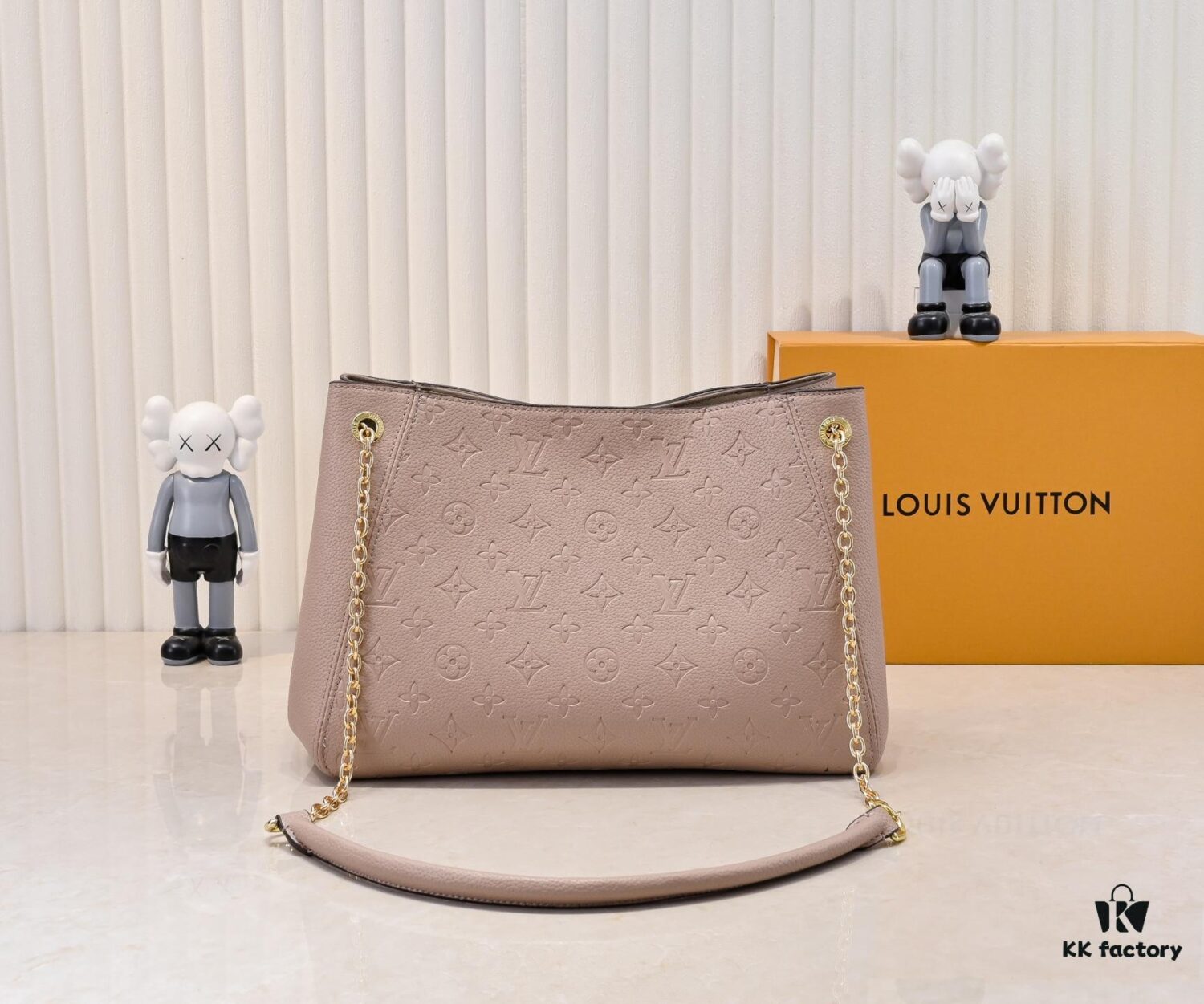 69307a566e68136f4d9a6cc8 Batch Model M14414 M14659 M14234 This Anytime Medium Handbag Reinterprets the Classic Promenade Bag from 1988, Making It an Ideal Choice for Daily Commuting or Weekend Getaways