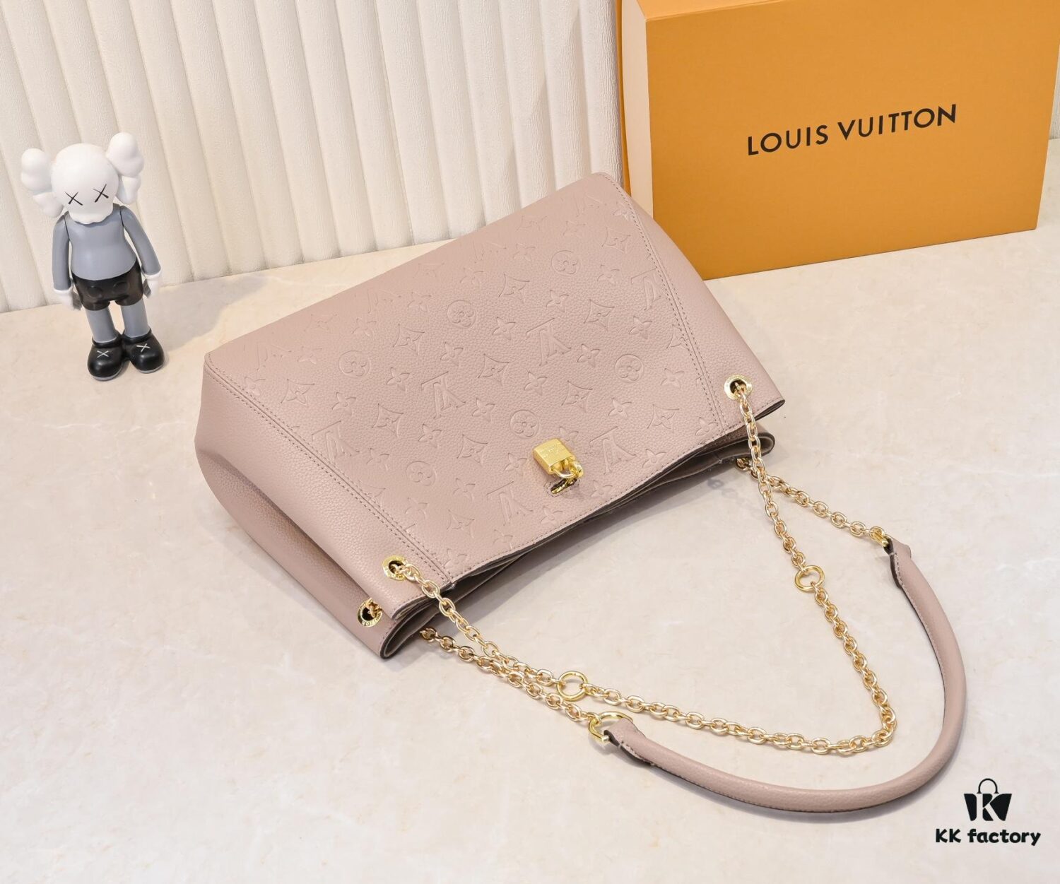 69307a586e68136f4d9a6ccb Batch Model M14414 M14659 M14234 This Anytime Medium Handbag Reinterprets the Classic Promenade Bag from 1988, Making It an Ideal Choice for Daily Commuting or Weekend Getaways