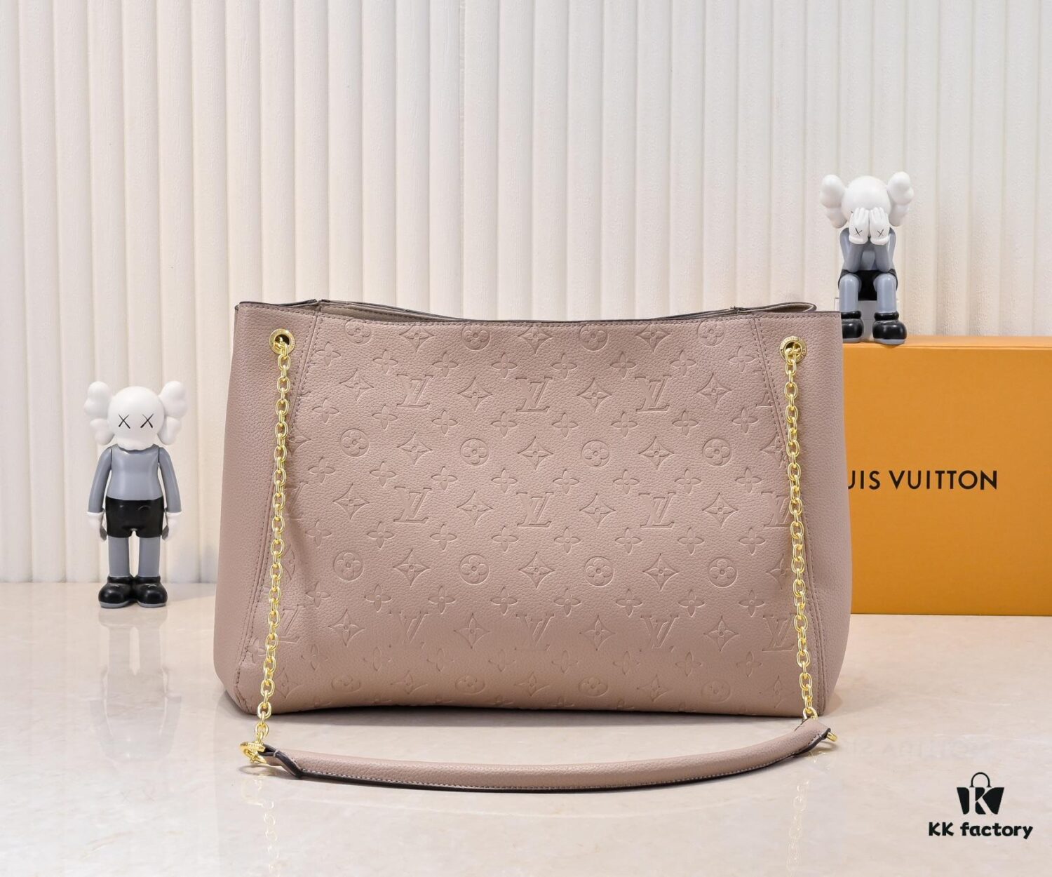 69307a5f6e68136f4d9a6cd5 M14414 M14659 M14234 This Anytime Medium Bag Reimagines the Classic 1988 Promenade Bag
