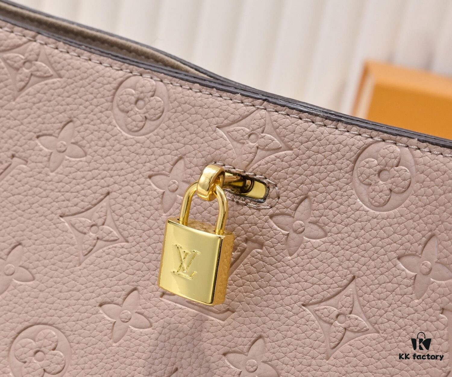 69307a606e68136f4d9a6cd8 M14414 M14659 M14234 This Anytime Medium Bag Reimagines the Classic 1988 Promenade Bag