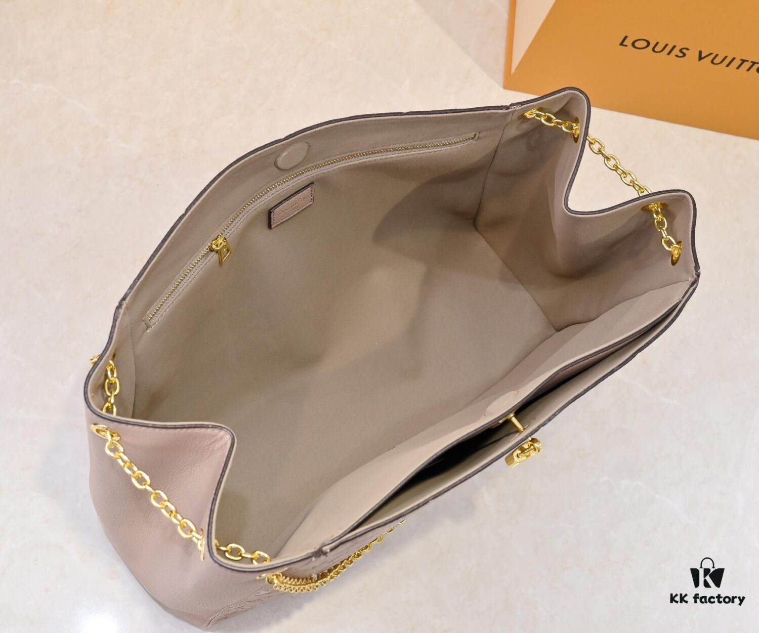 69307a646e68136f4d9a6cdd M14414 M14659 M14234 This Anytime Medium Bag Reimagines the Classic 1988 Promenade Bag